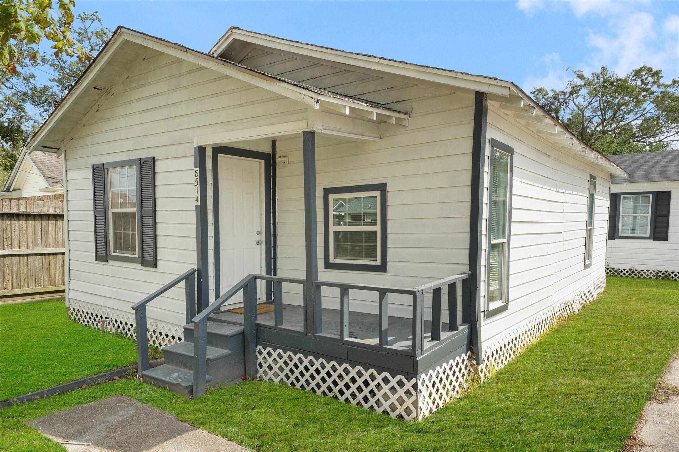 8514 Spaulding Street Property Photo 2