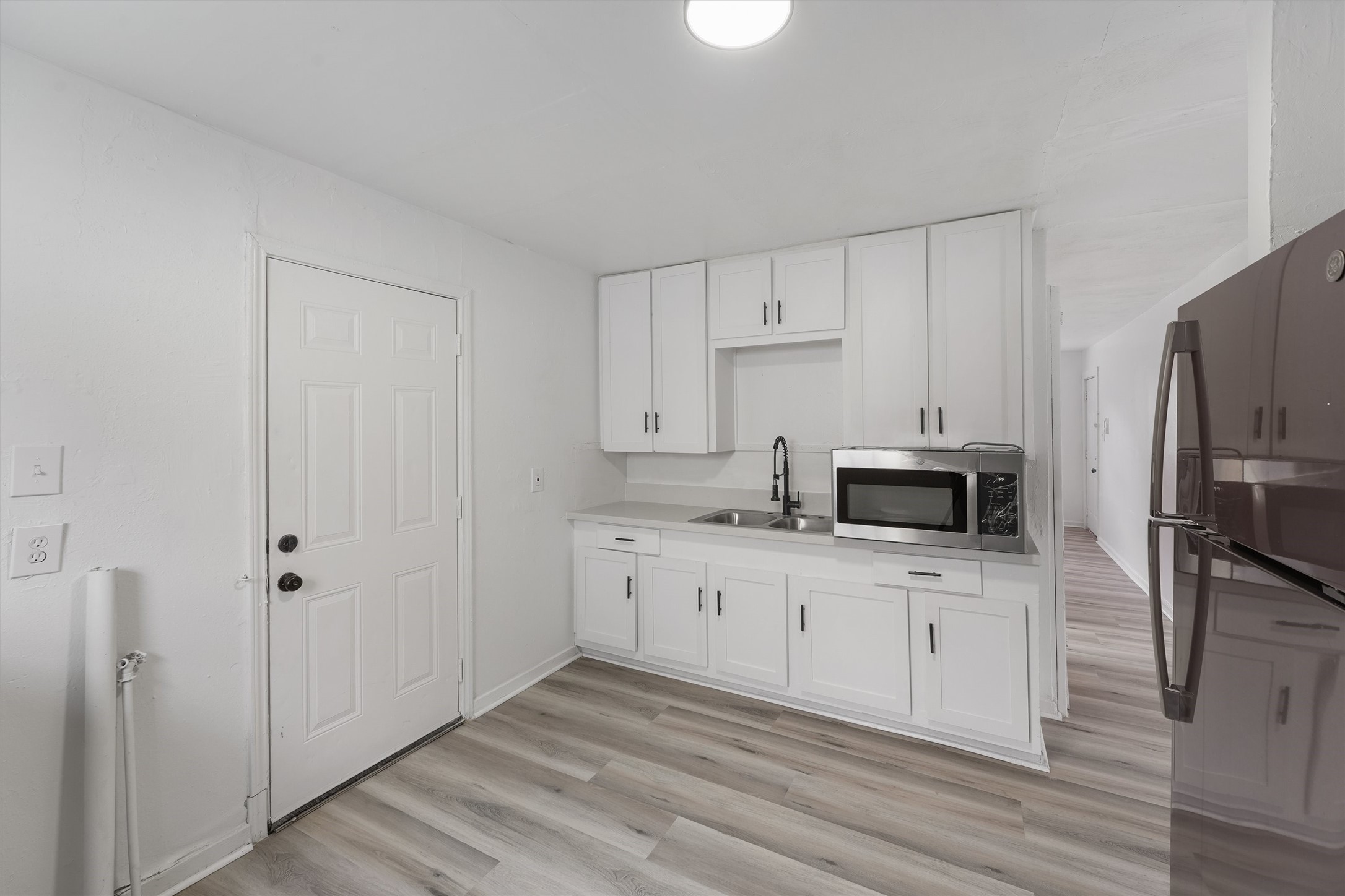 8514 Spaulding Street Property Photo 8