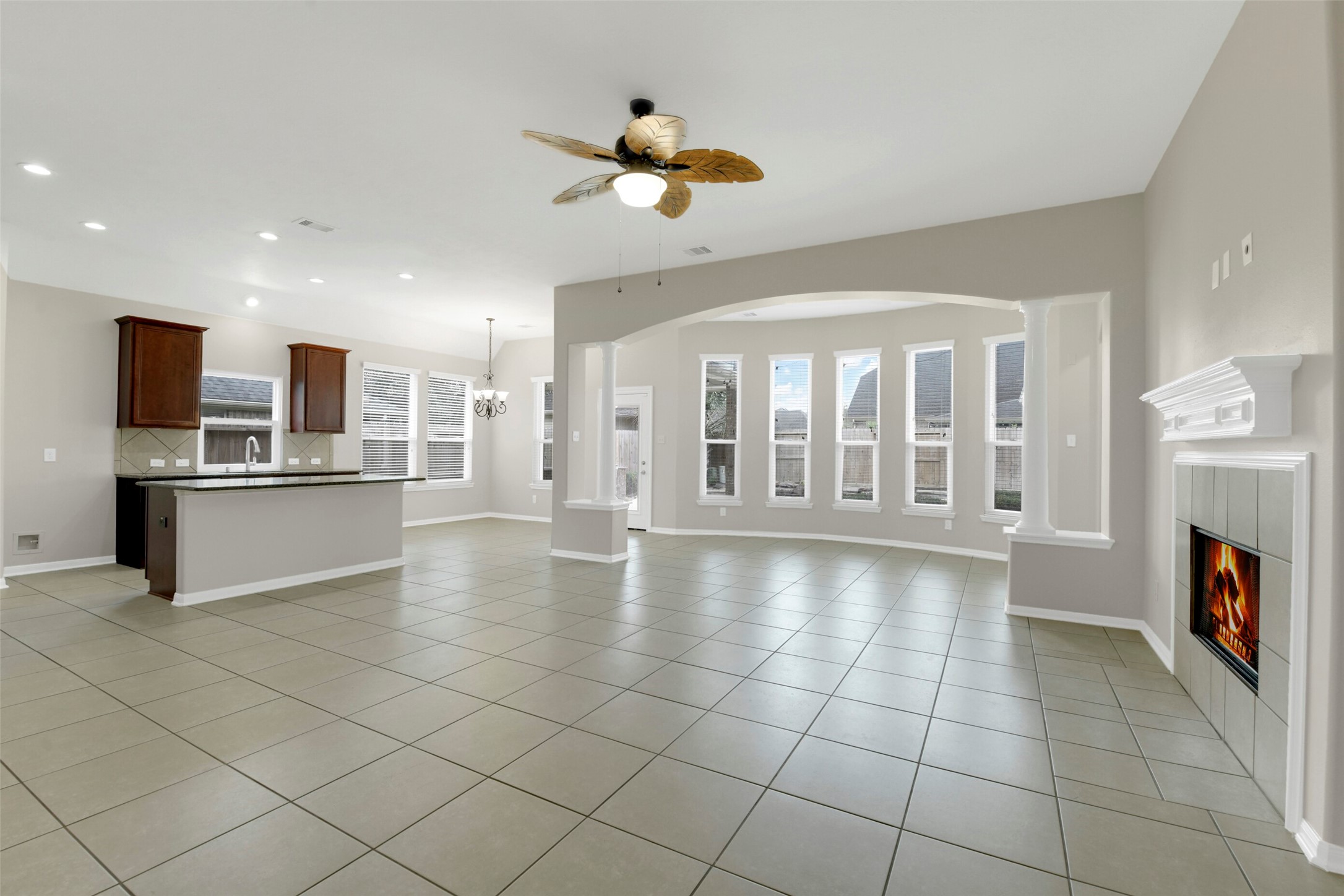 28507 Spiceberry Drive Property Photo 6