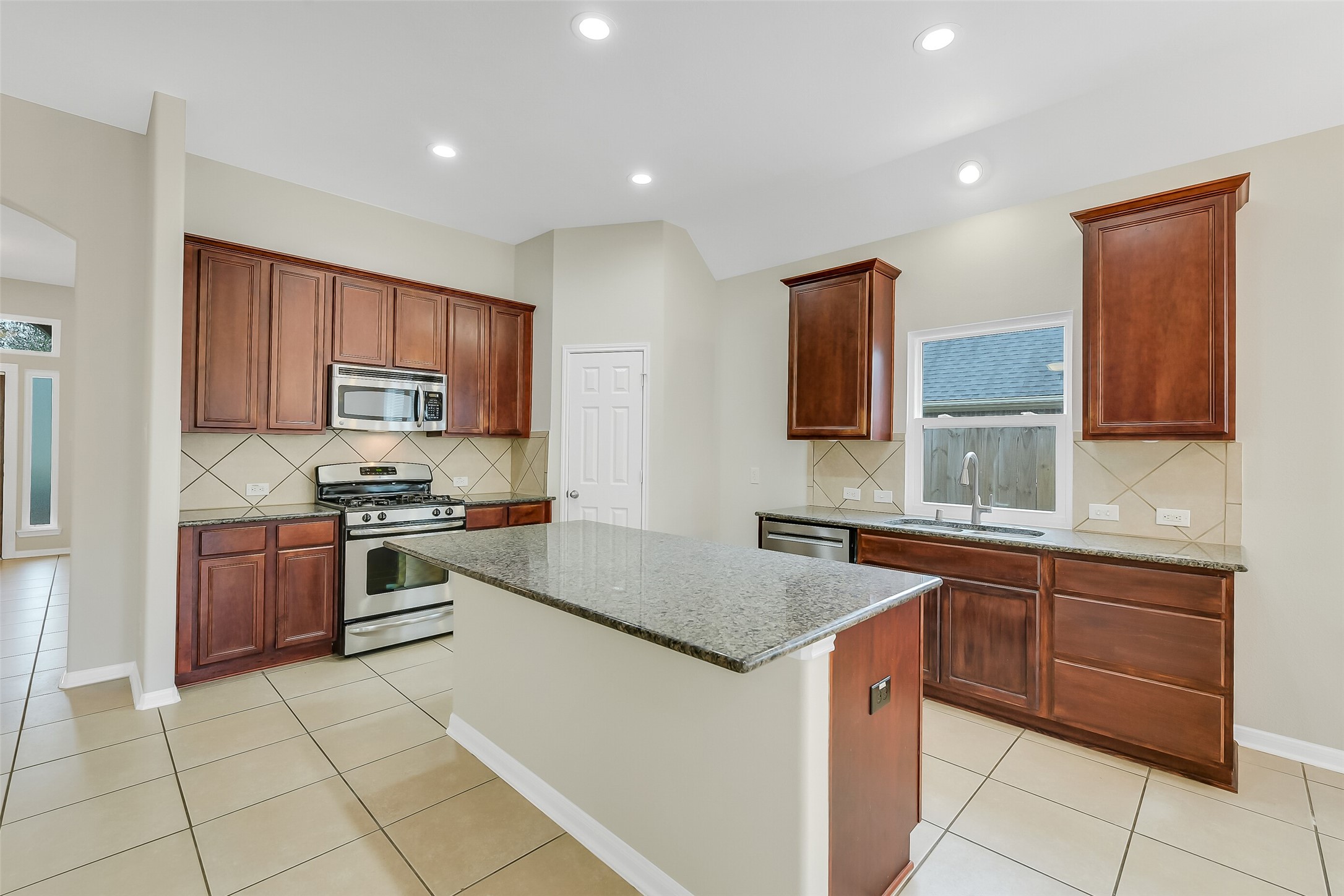 28507 Spiceberry Drive Property Photo 8