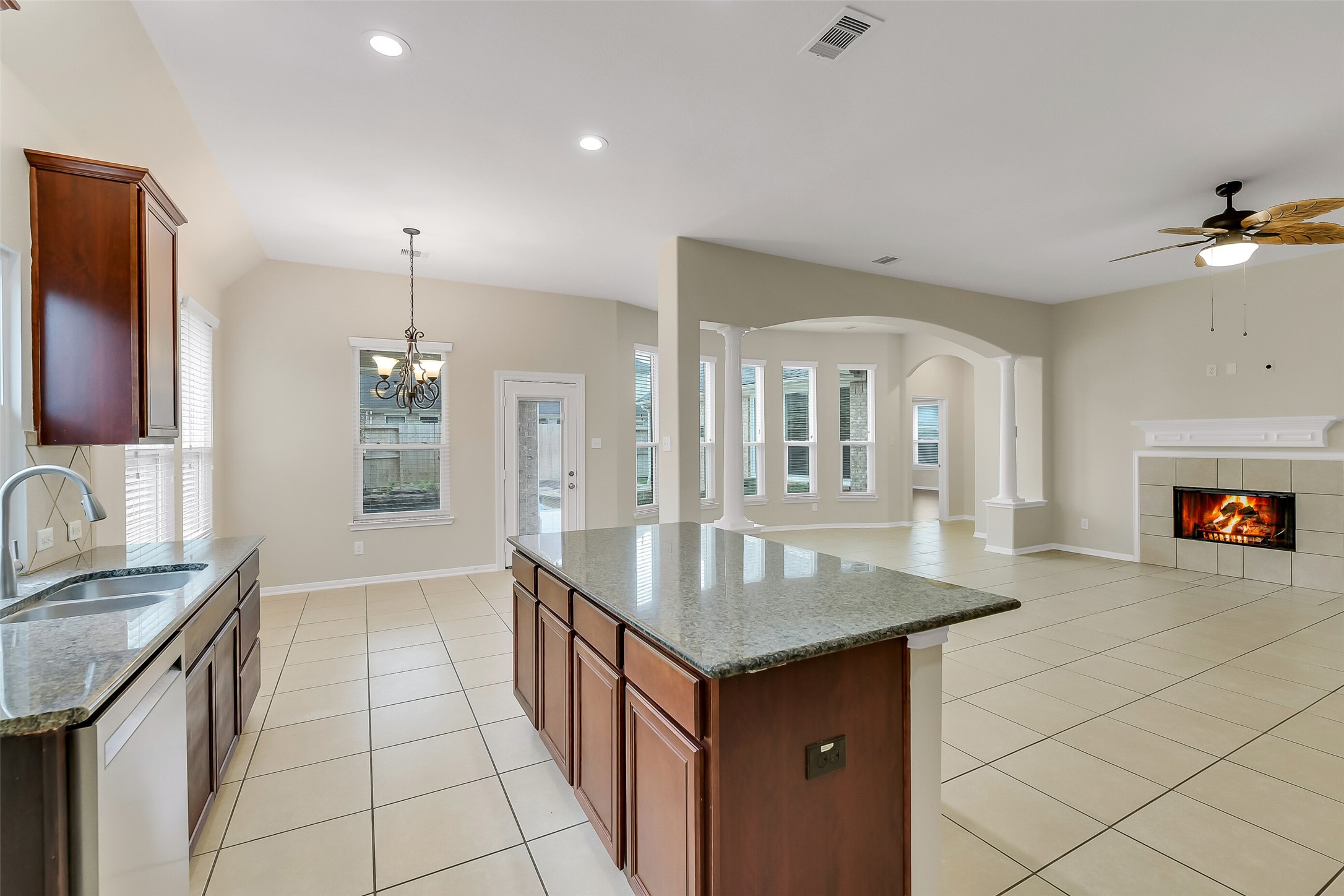 28507 Spiceberry Drive Property Photo 10