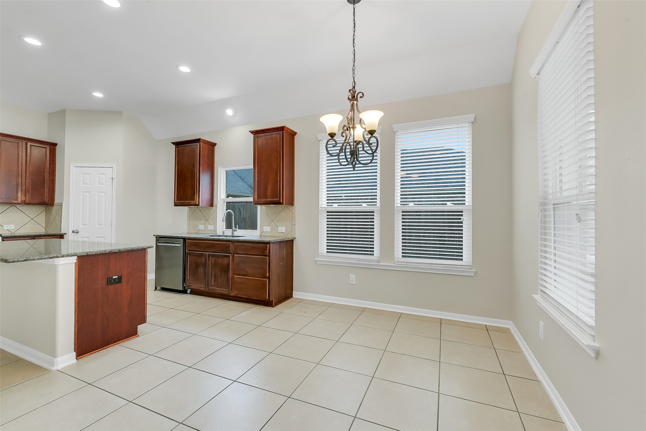 28507 Spiceberry Drive Property Photo 13