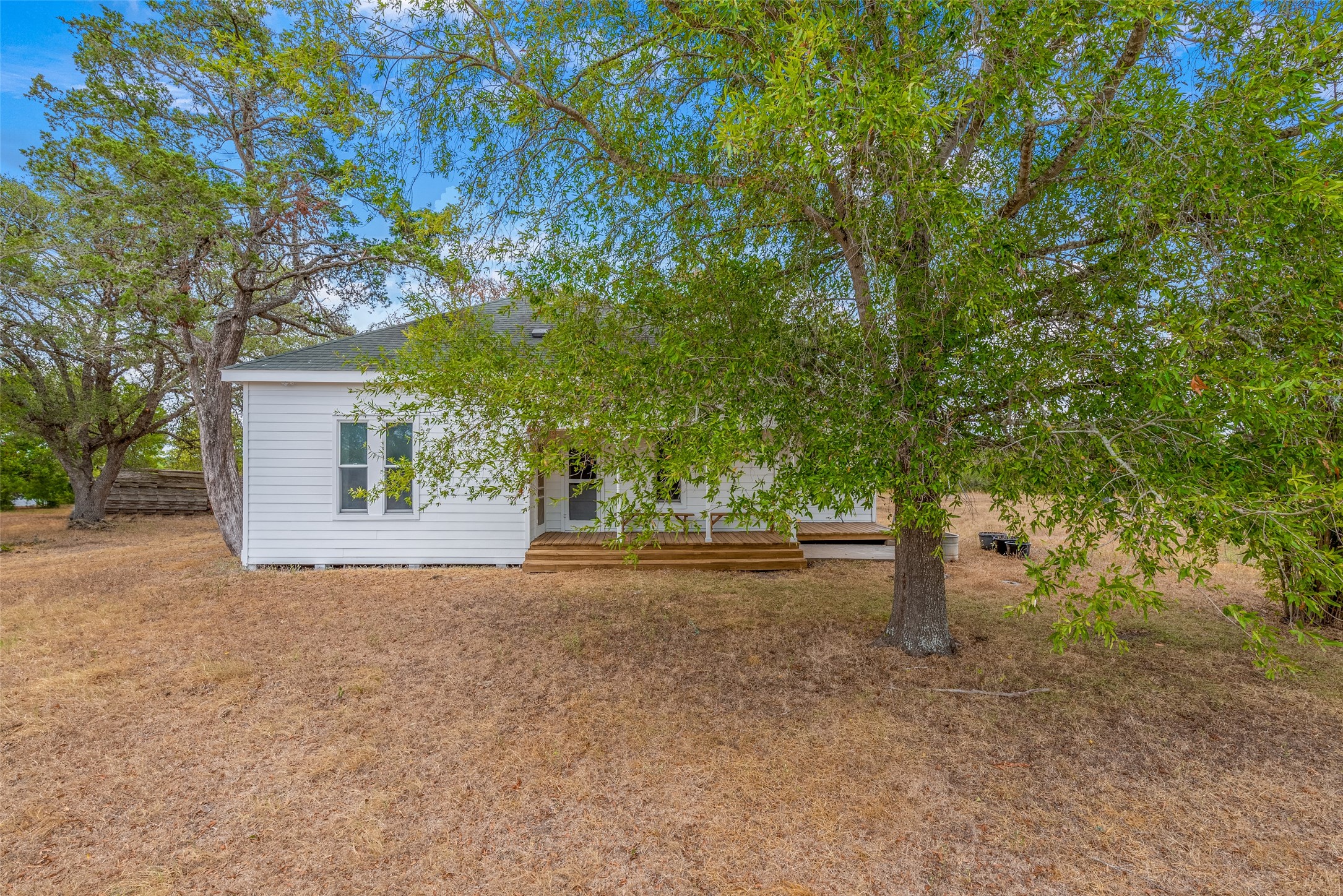 400 Christmas Road Property Photo 8