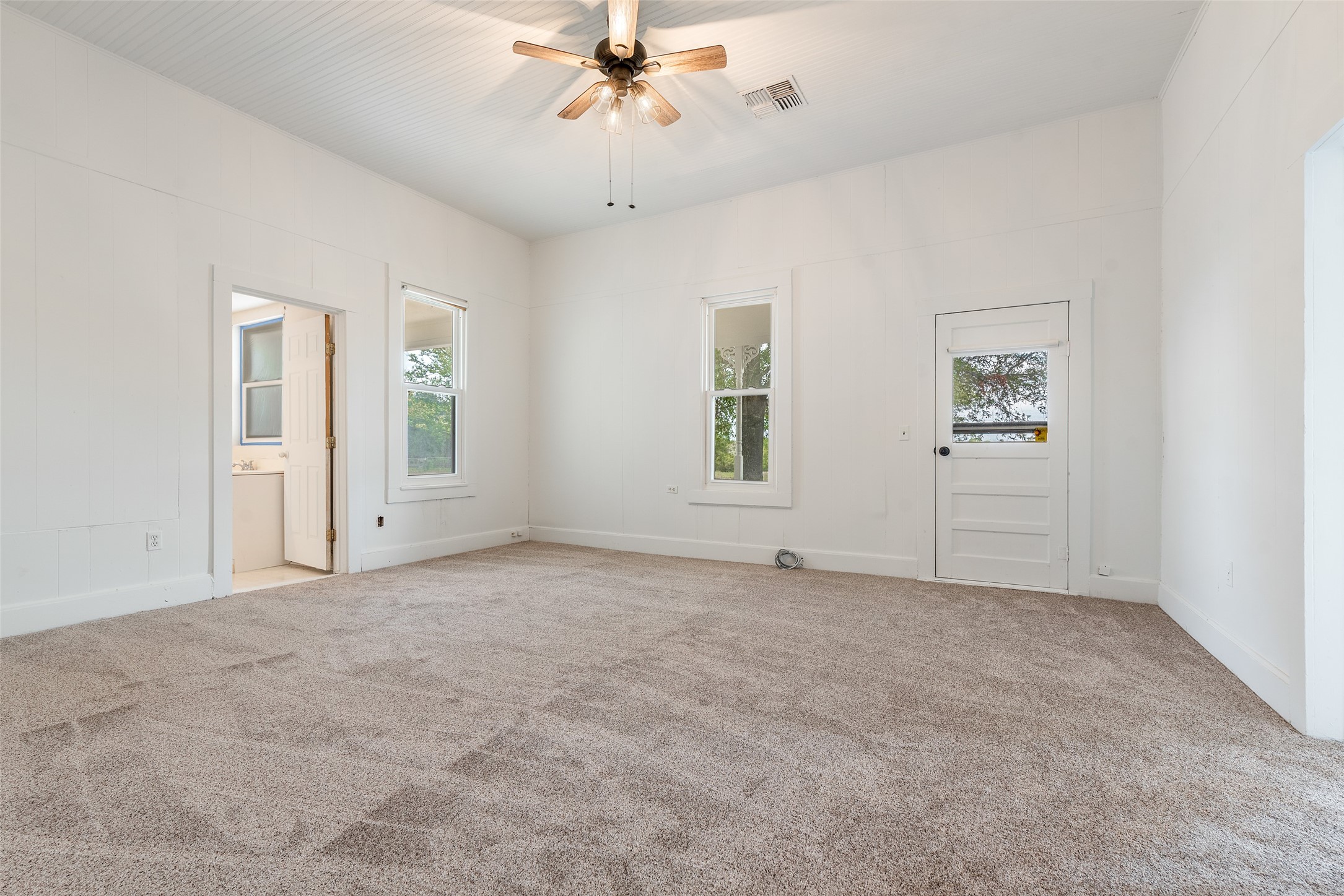 400 Christmas Road Property Photo 28