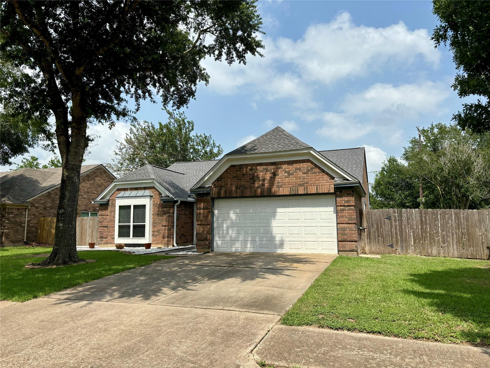 3909 Ashwood Drive Property Photo 5
