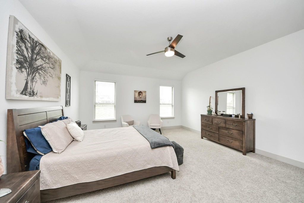 2539 Ravenna Court Property Photo 4