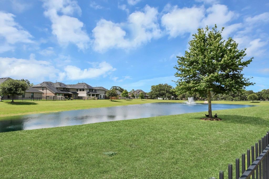 2539 Ravenna Court Property Photo 14
