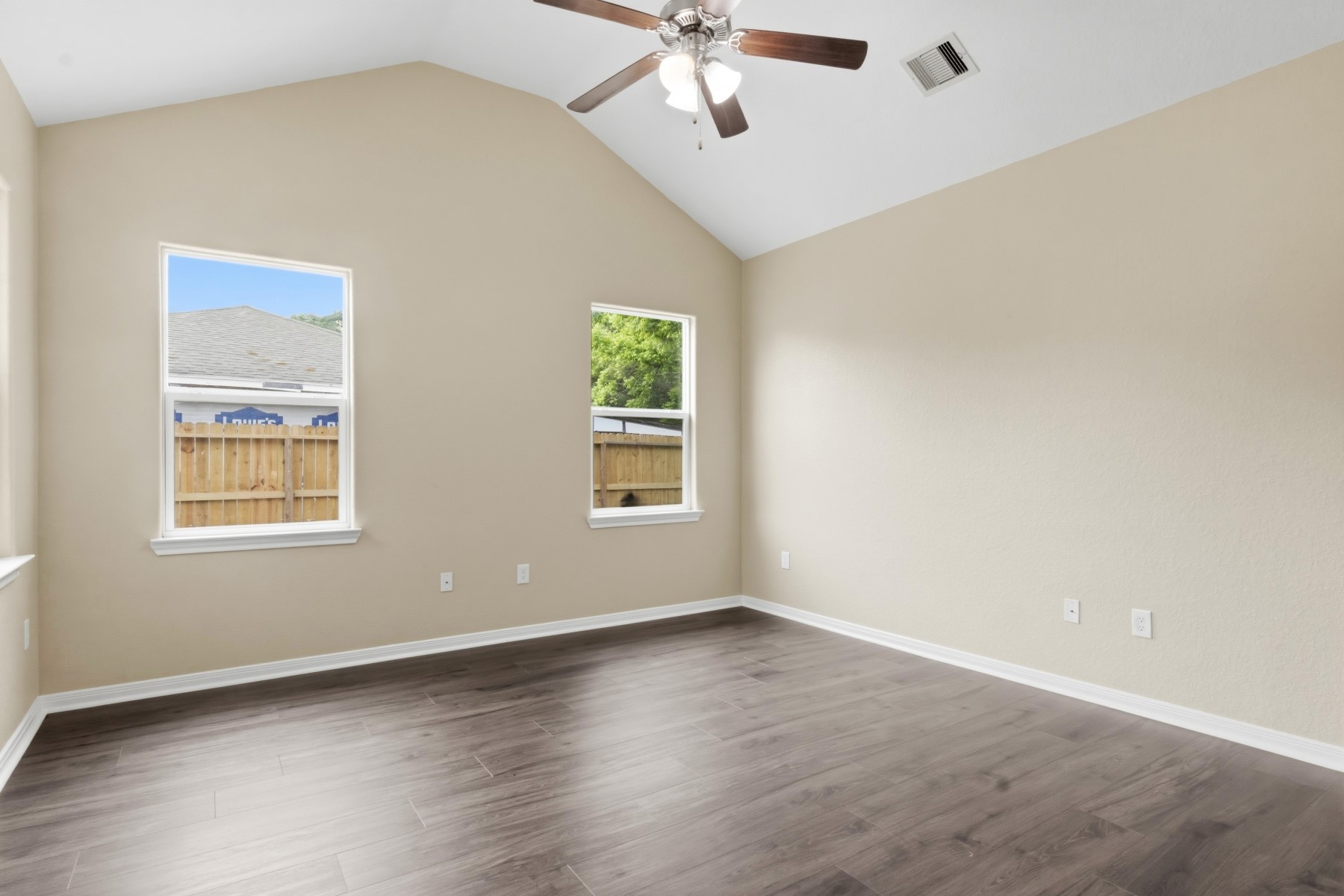 3618 Rockingham Street Property Photo 4