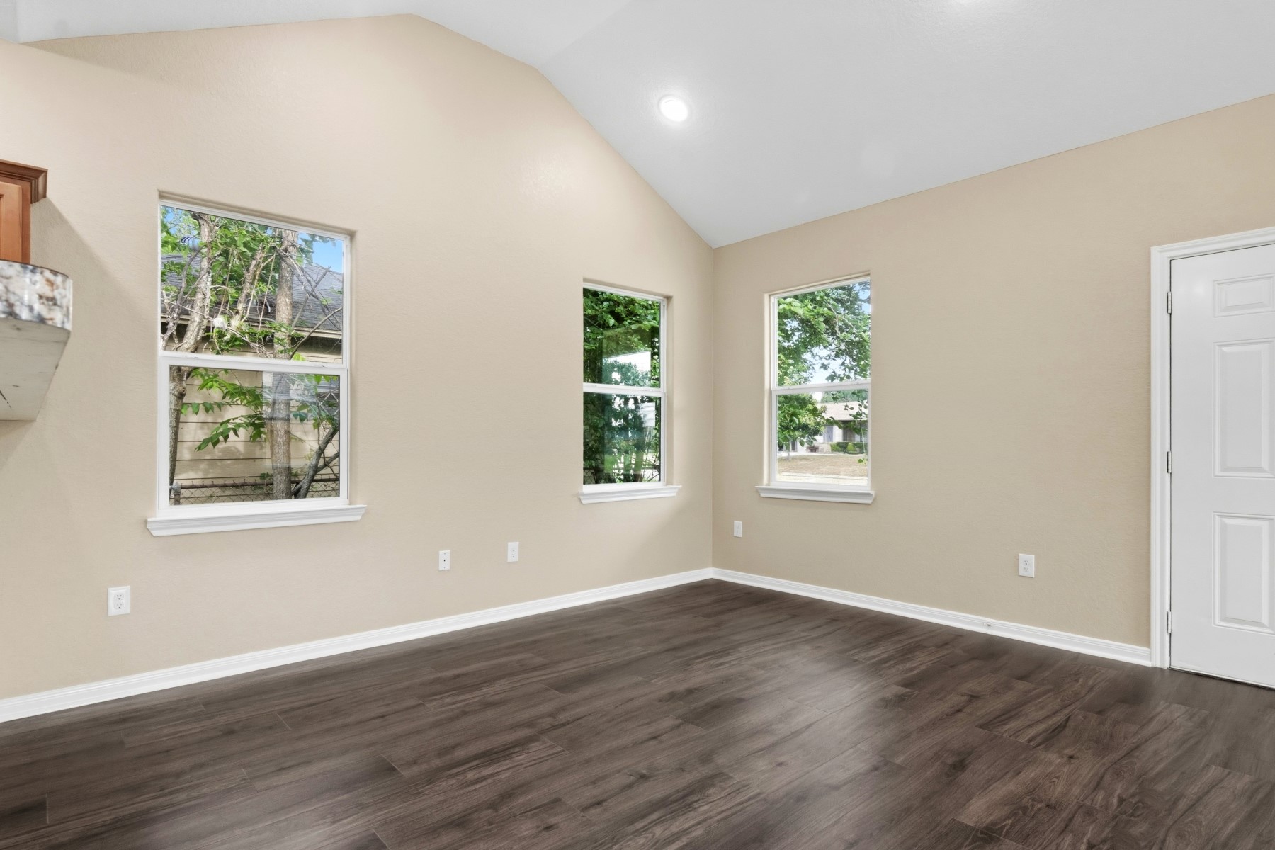 3618 Rockingham Street Property Photo 6