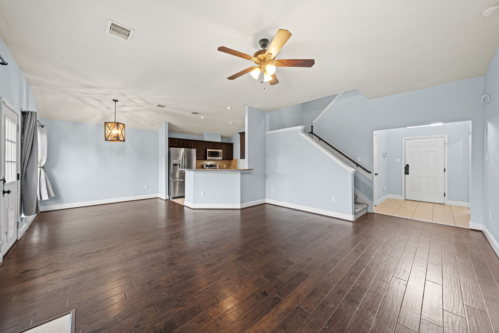 5102 Hardy Street Property Photo 8