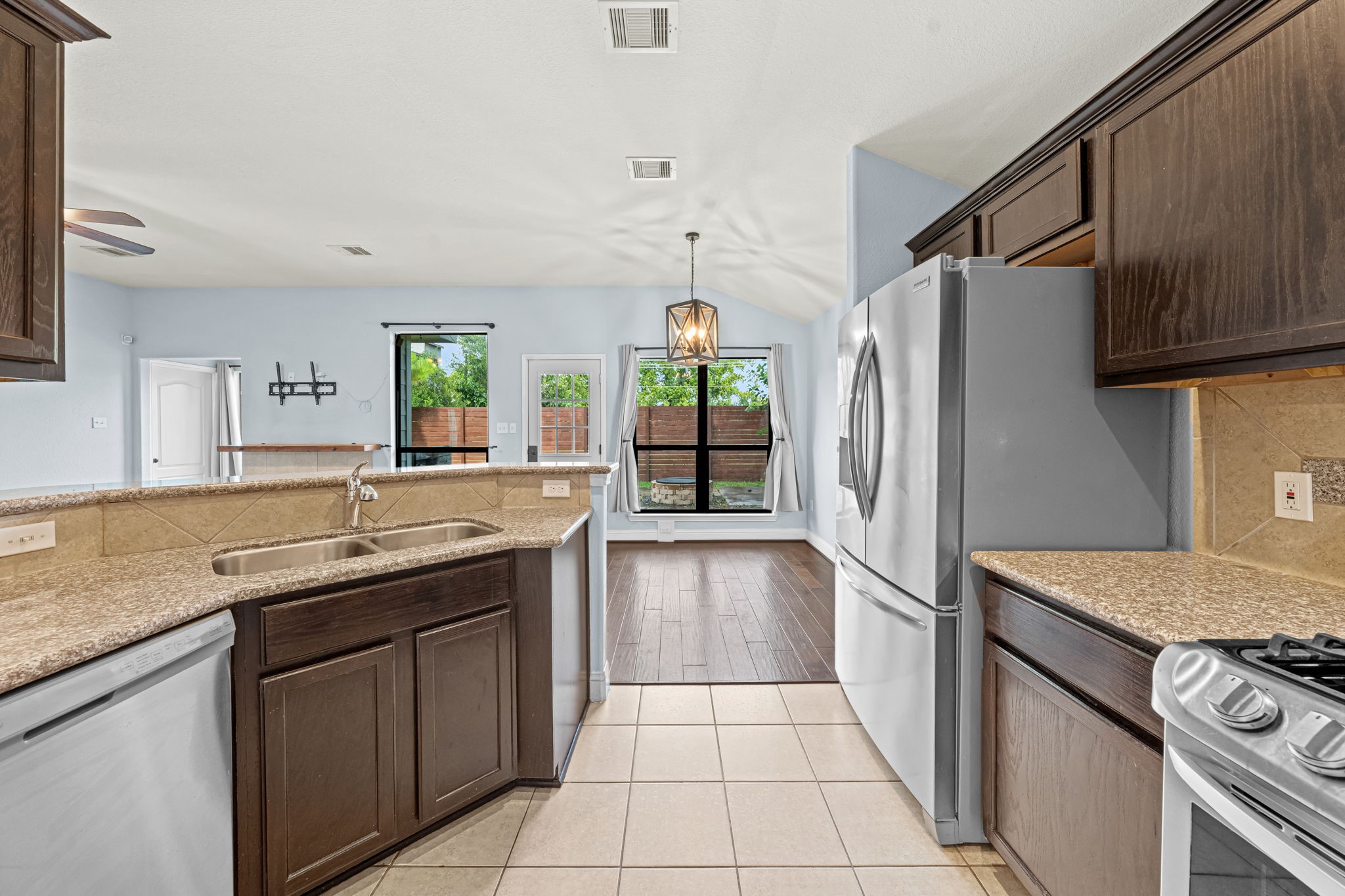 5102 Hardy Street Property Photo 14
