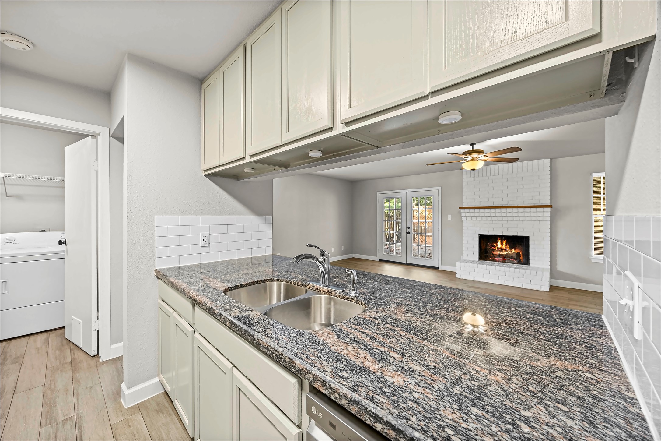 1 E Wavy Oak Circle Property Photo 2