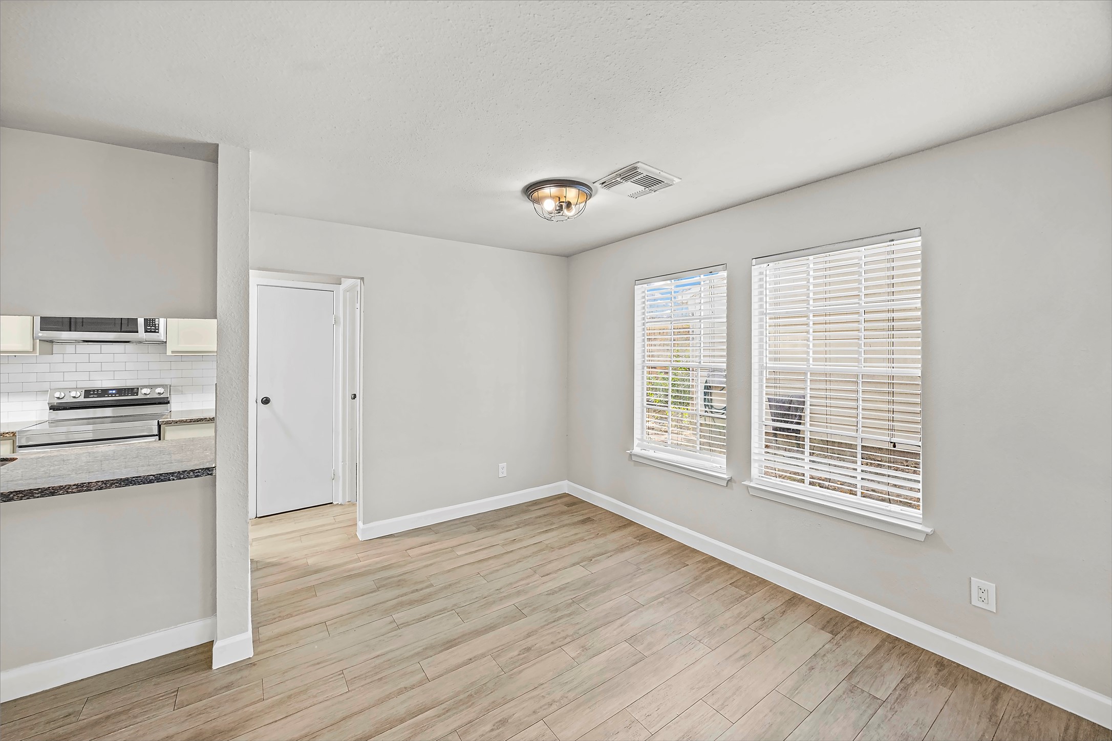 1 E Wavy Oak Circle Property Photo 8