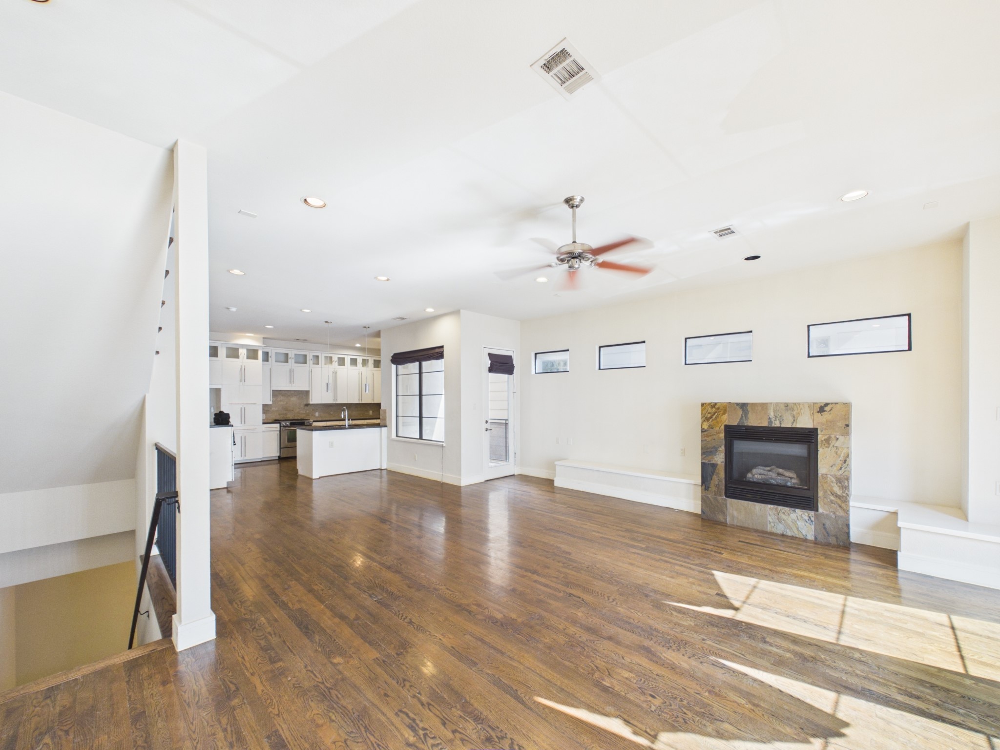 5425 Floyd Street Property Photo 5