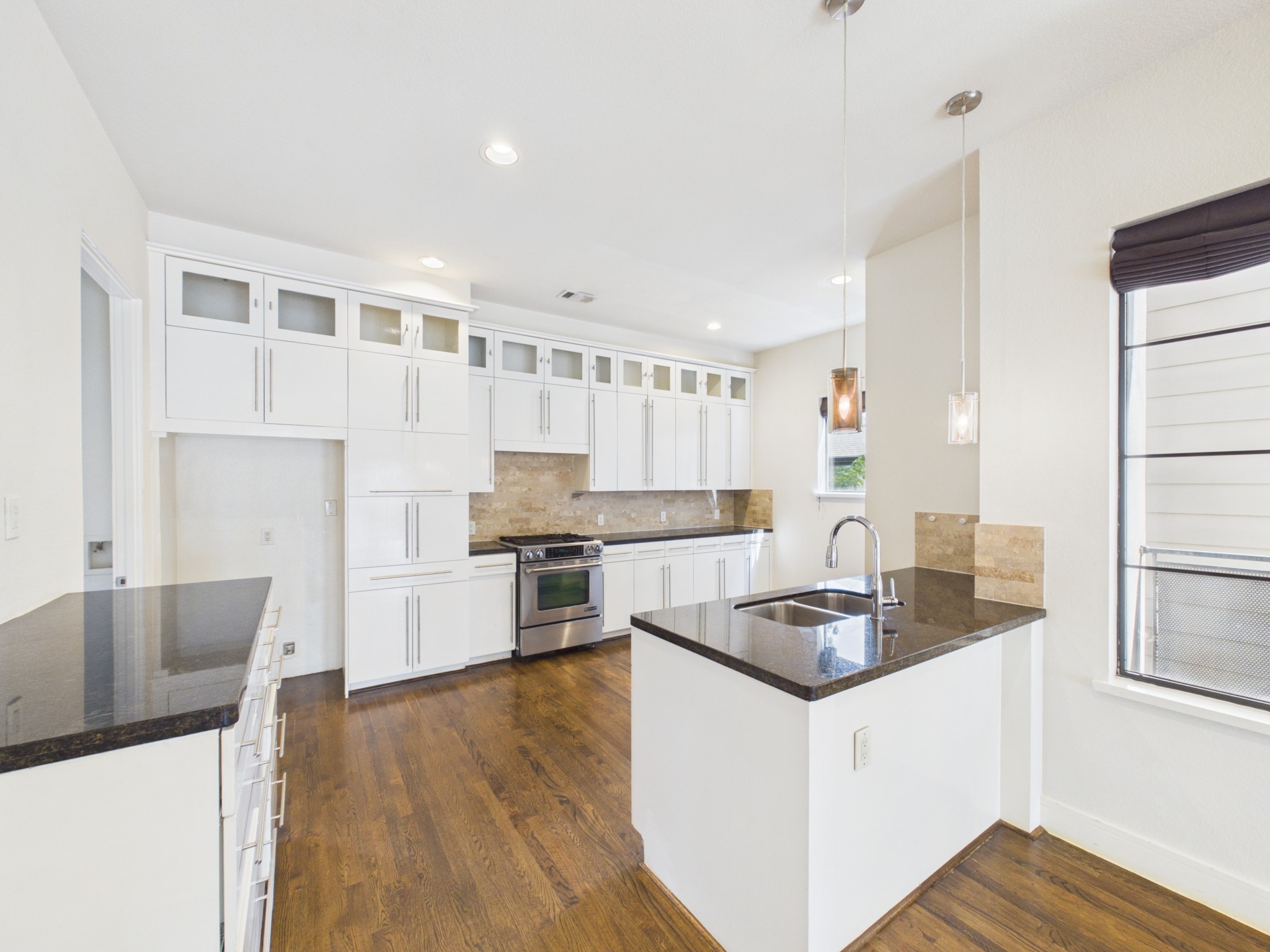 5425 Floyd Street Property Photo 8