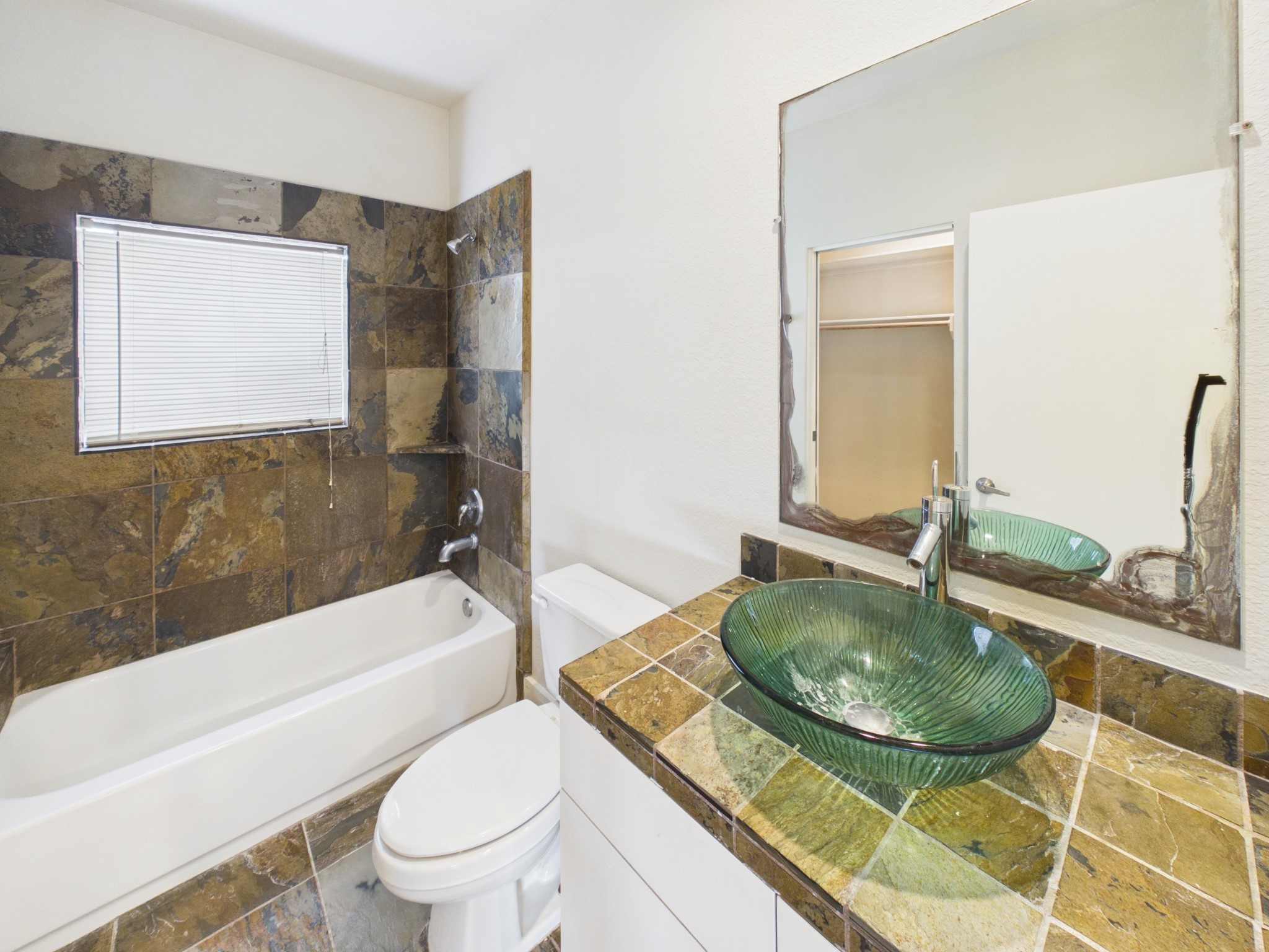 5425 Floyd Street Property Photo 22