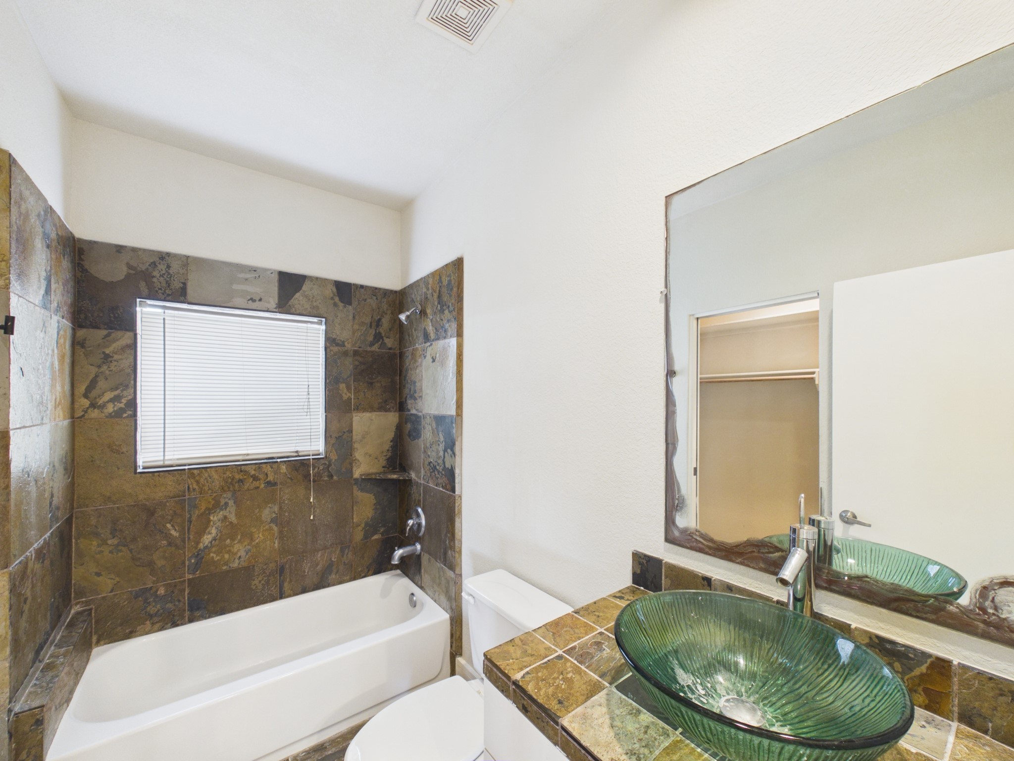 5425 Floyd Street Property Photo 25