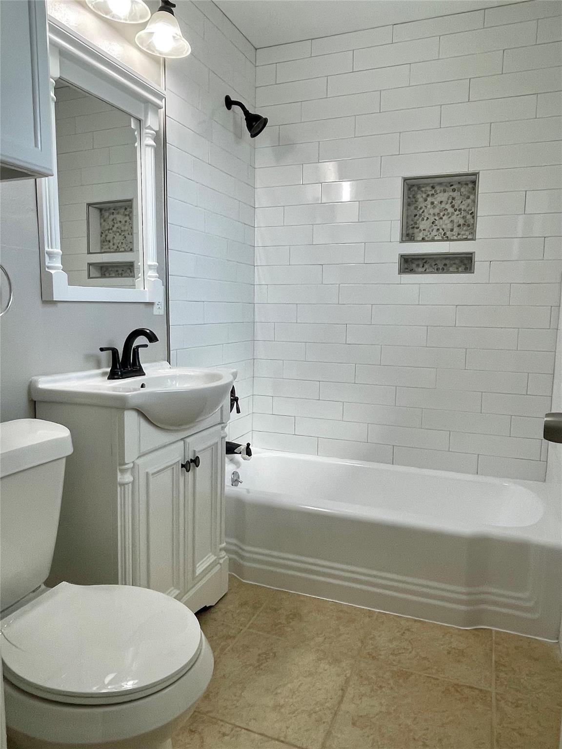 1914 Larrabee Street 7 Property Photo 10