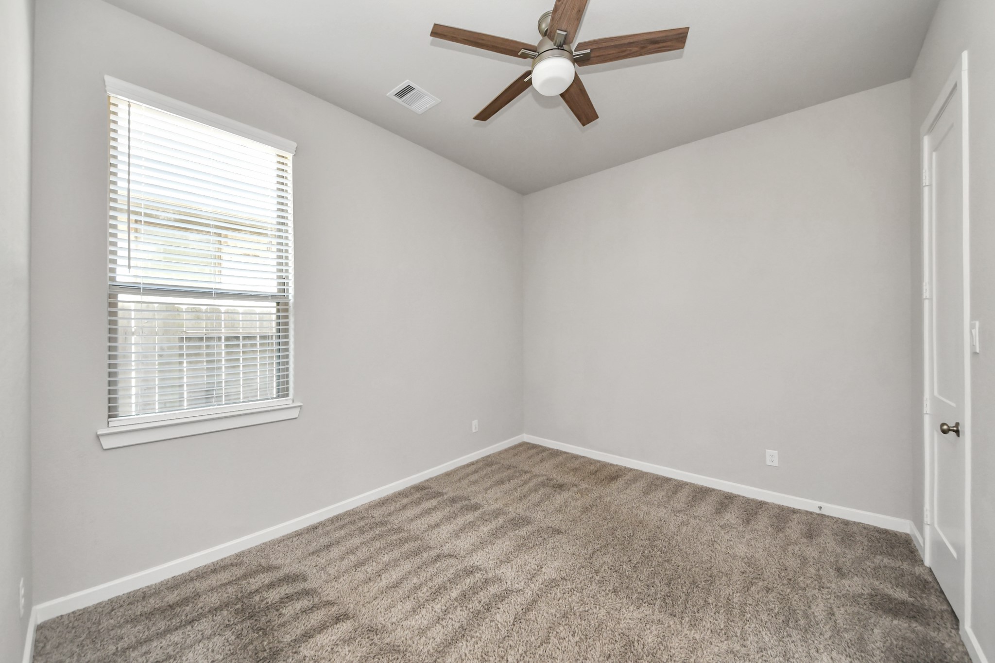 1919 Meadow Trail Drive Property Photo 27