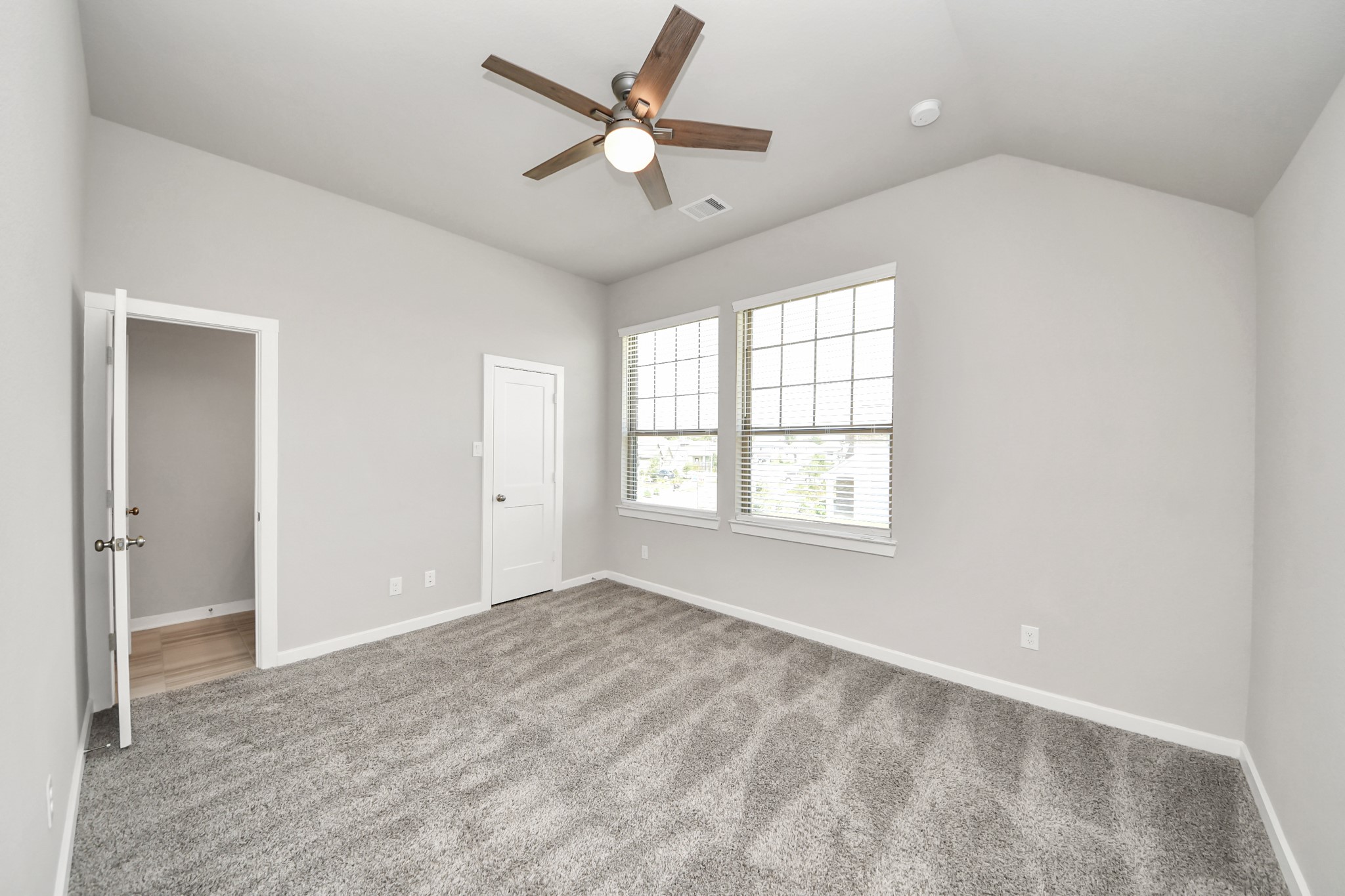 1919 Meadow Trail Drive Property Photo 31