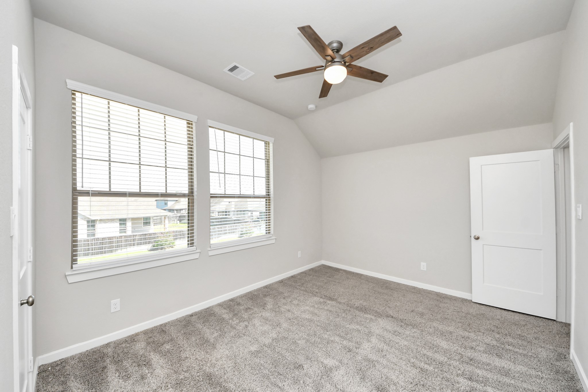 1919 Meadow Trail Drive Property Photo 33