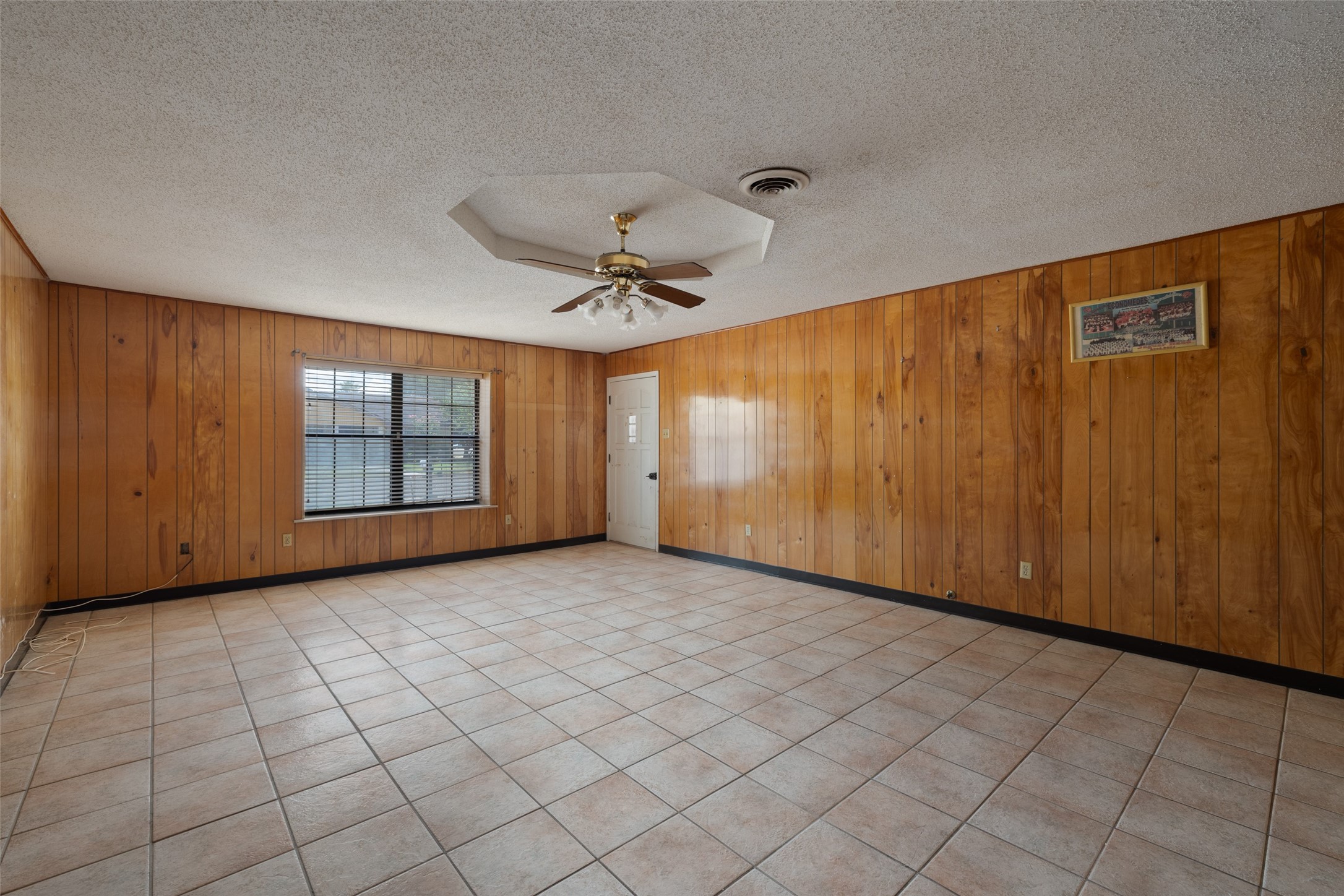 901 Vista Hermosa Property Photo 3