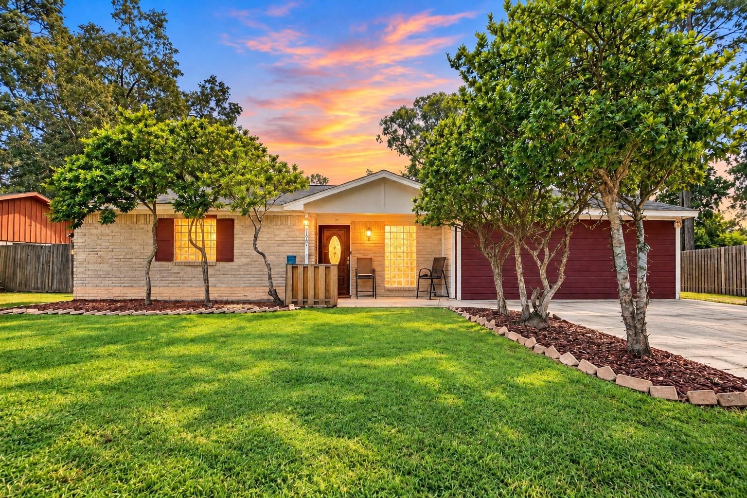 906 Corydon Drive, Houston Tx 77336 Property Photo 1