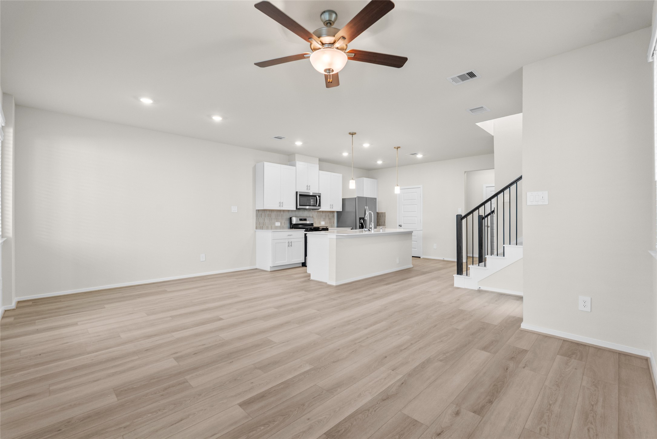 700 Sand Dollar Drive Property Photo 3