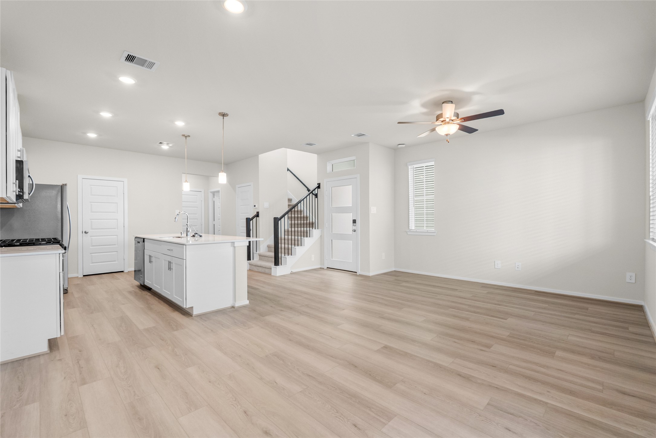 700 Sand Dollar Drive Property Photo 4