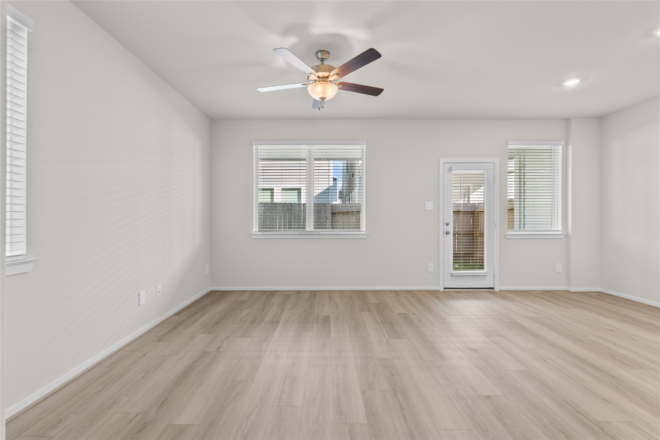 700 Sand Dollar Drive Property Photo 5