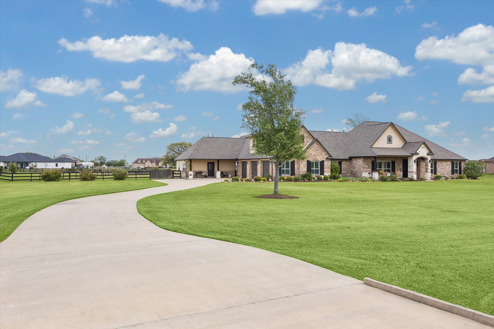 17703 Cedar Hill Drive Property Photo 3