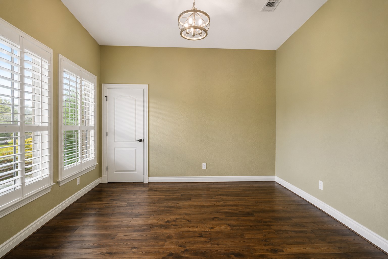 17703 Cedar Hill Drive Property Photo 7