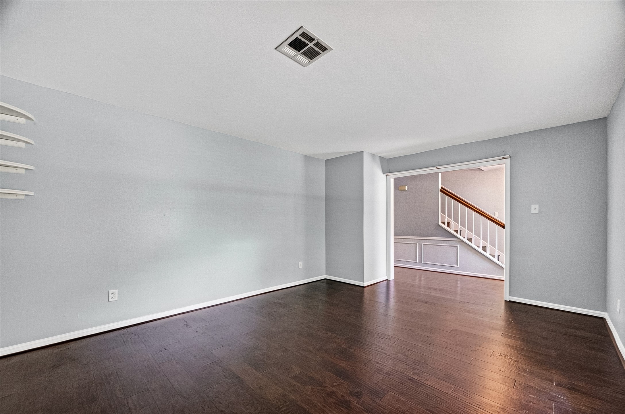811 Thicket Lane Property Photo 6