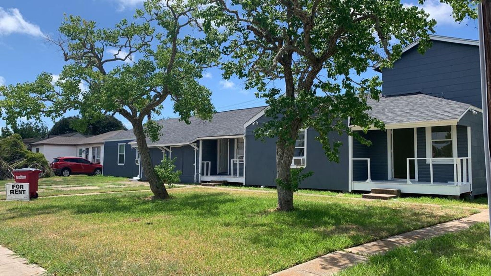 527 W 8th Street Property Photo 10