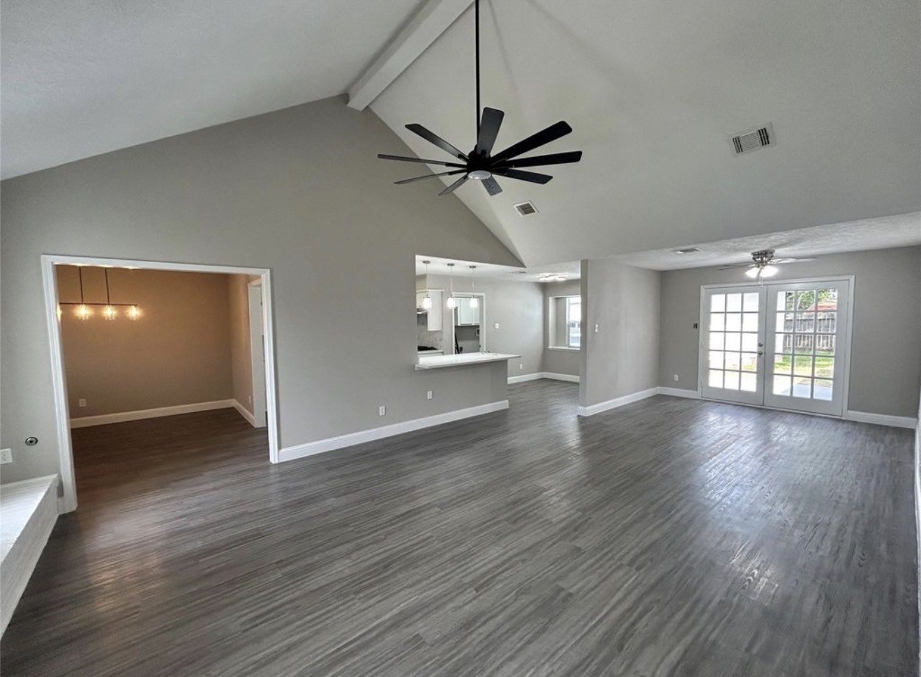 1601 Washington Drive Property Photo 8