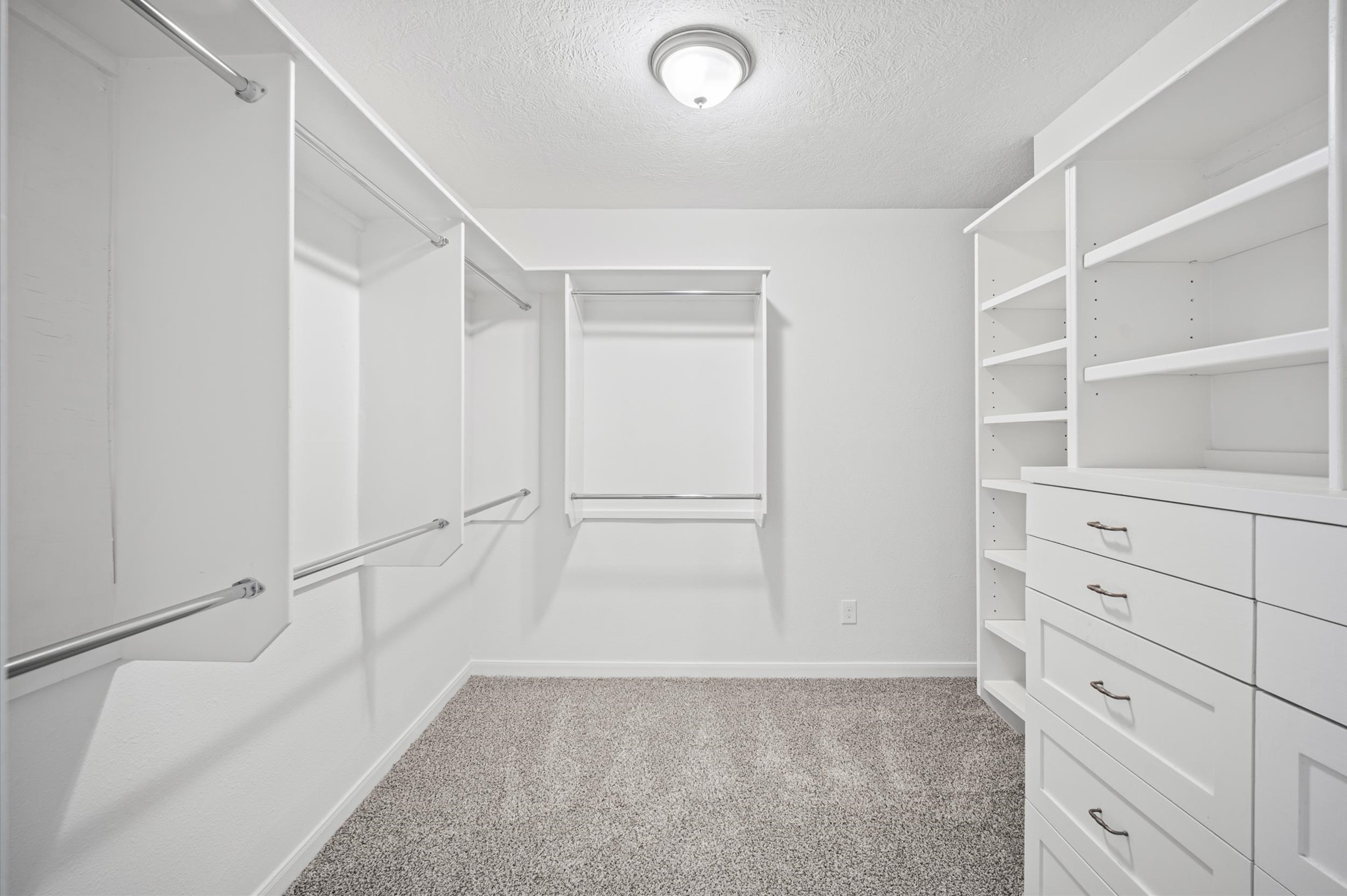 909 King Street Property Photo 14