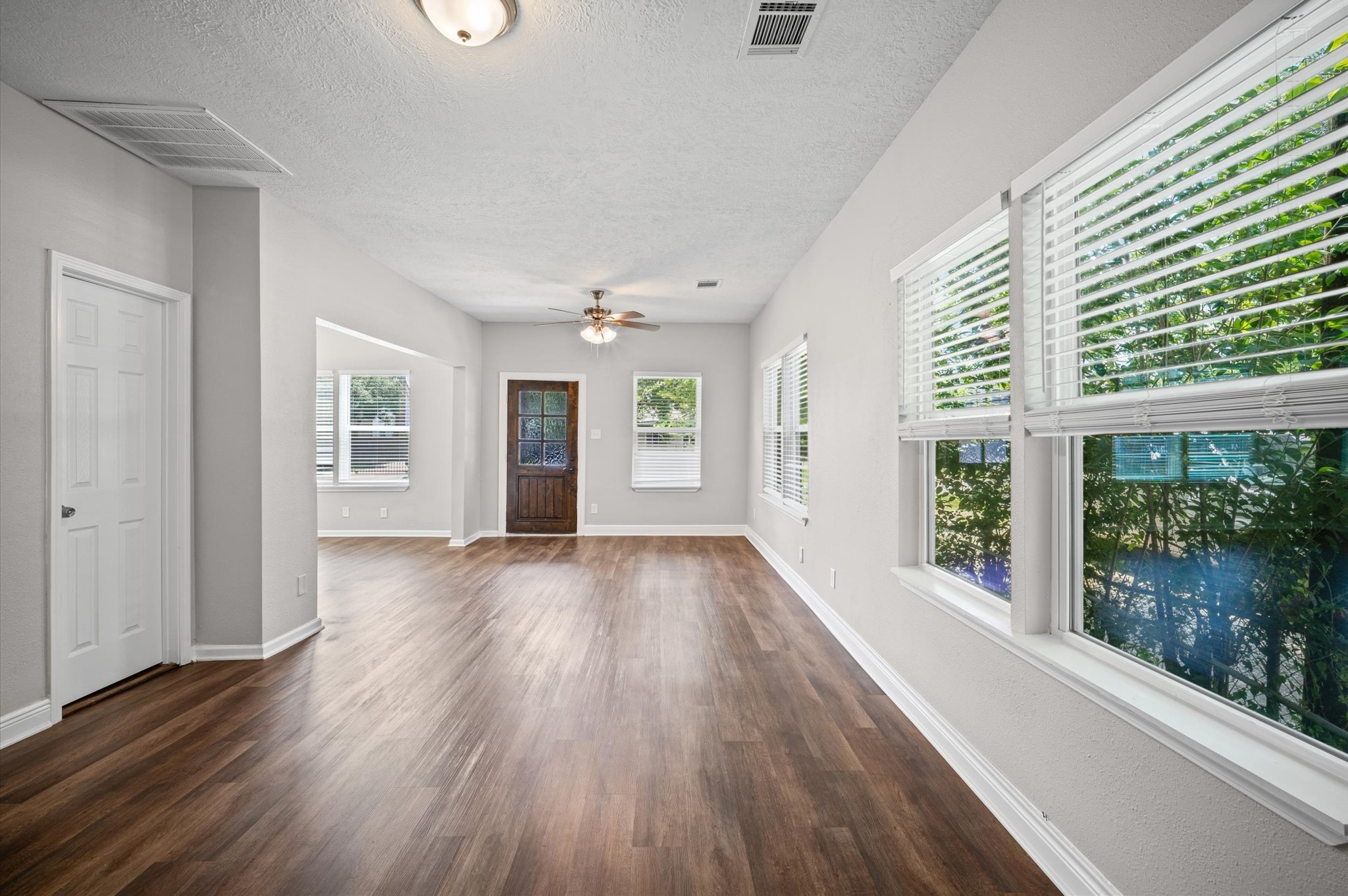909 King Street Property Photo 18
