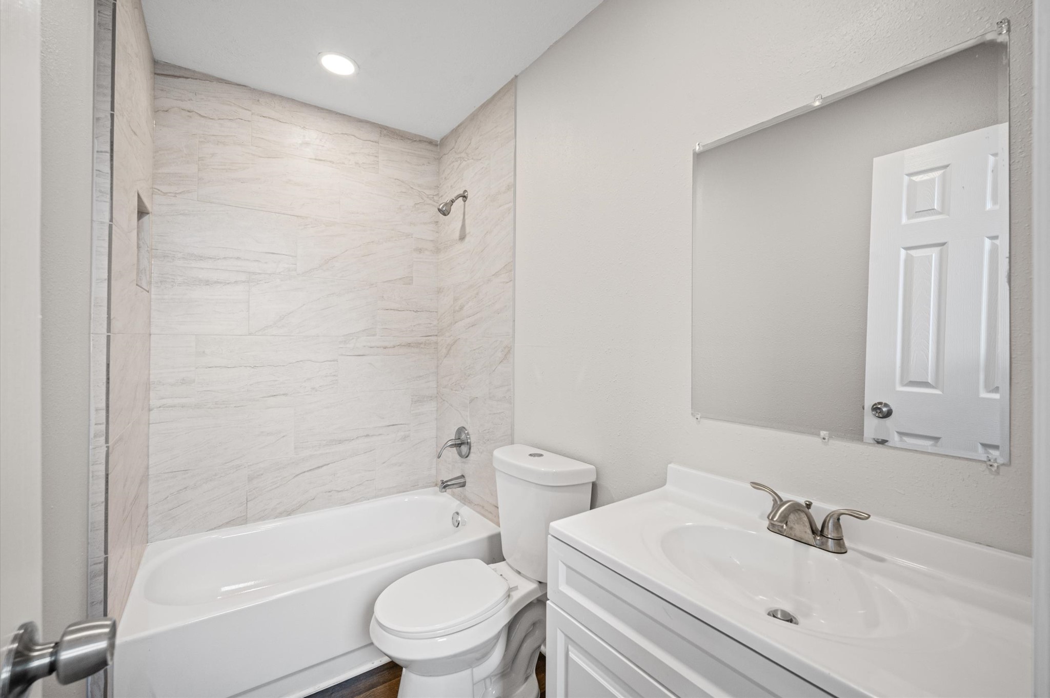 909 King Street Property Photo 22