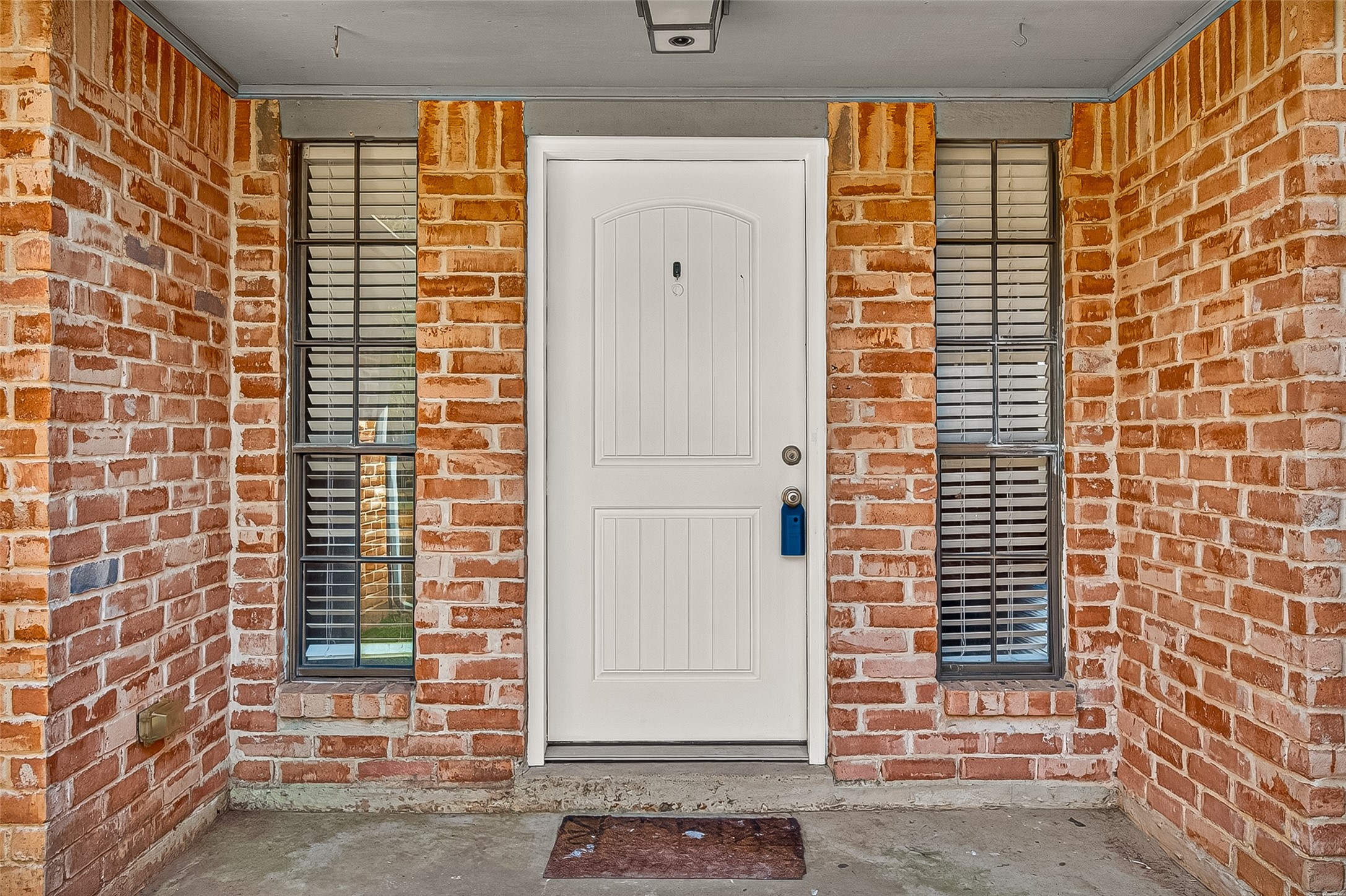 18735 Glen Briar Lane Property Photo 4