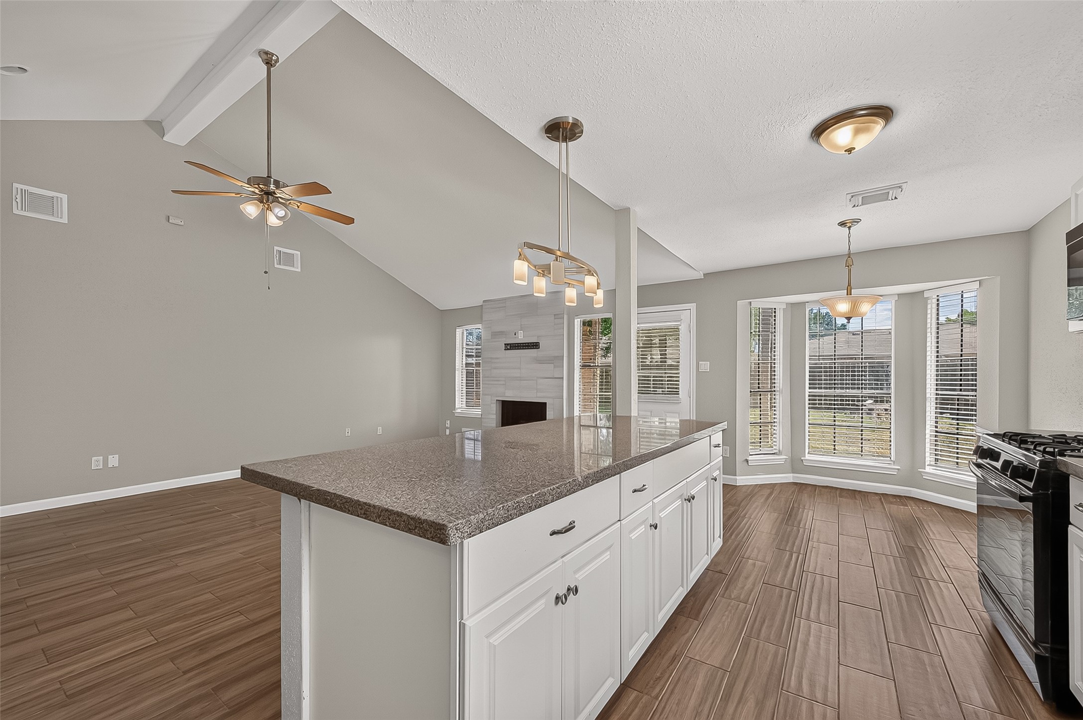 18735 Glen Briar Lane Property Photo 8