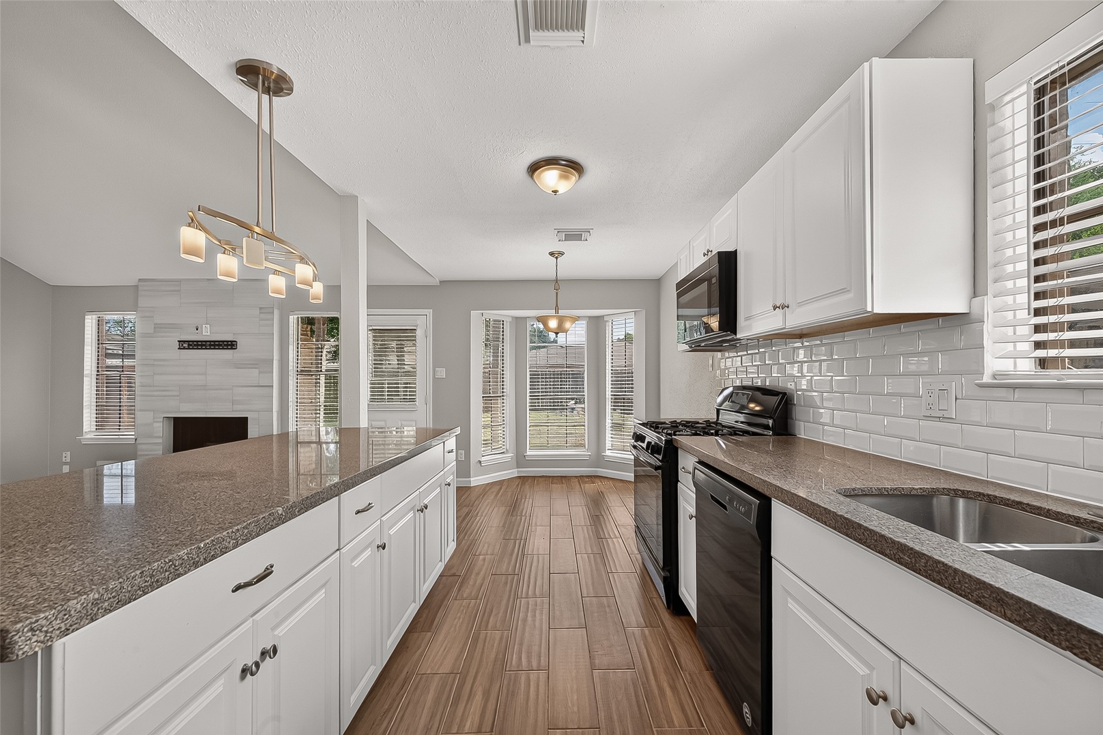 18735 Glen Briar Lane Property Photo 10