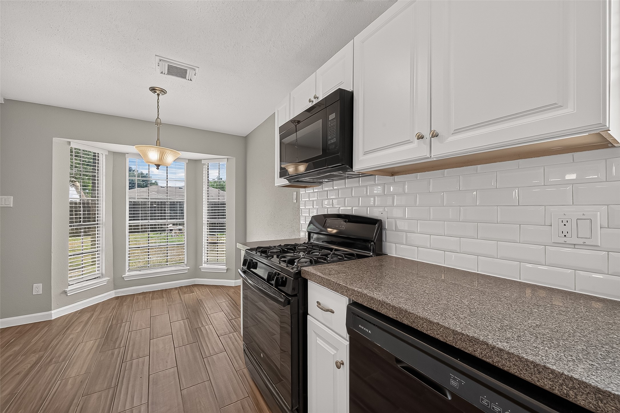 18735 Glen Briar Lane Property Photo 16