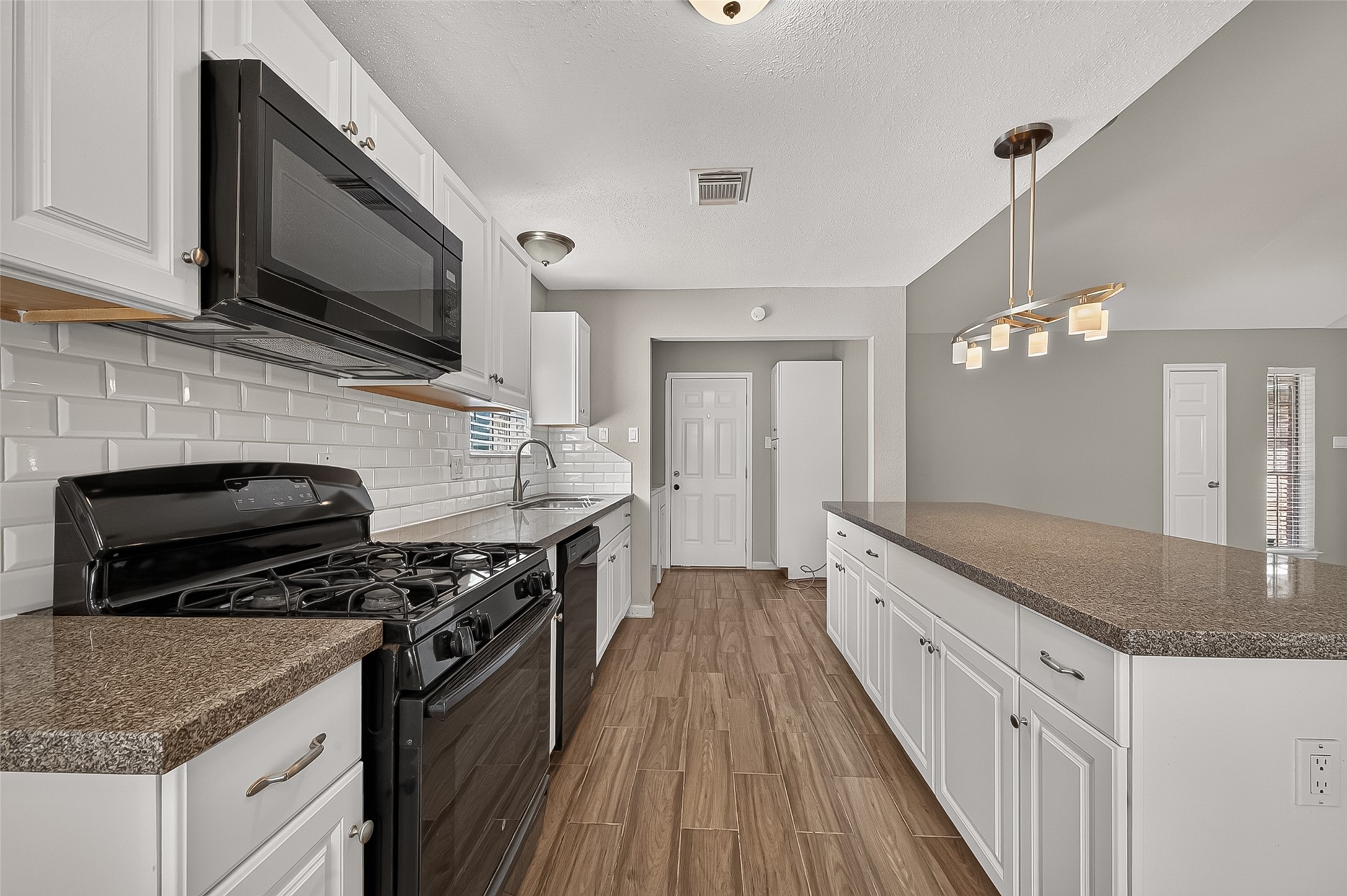 18735 Glen Briar Lane Property Photo 17