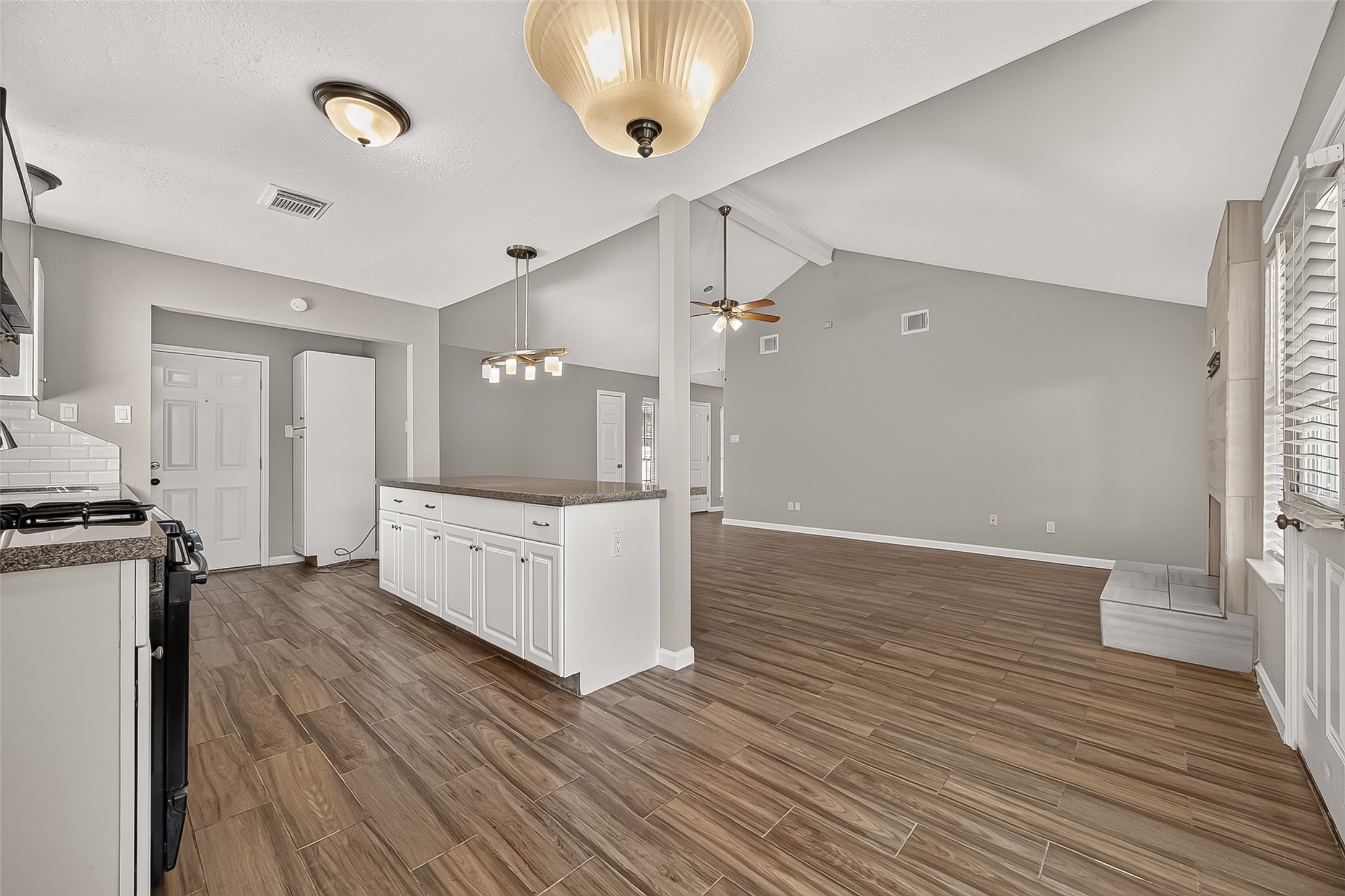 18735 Glen Briar Lane Property Photo 18