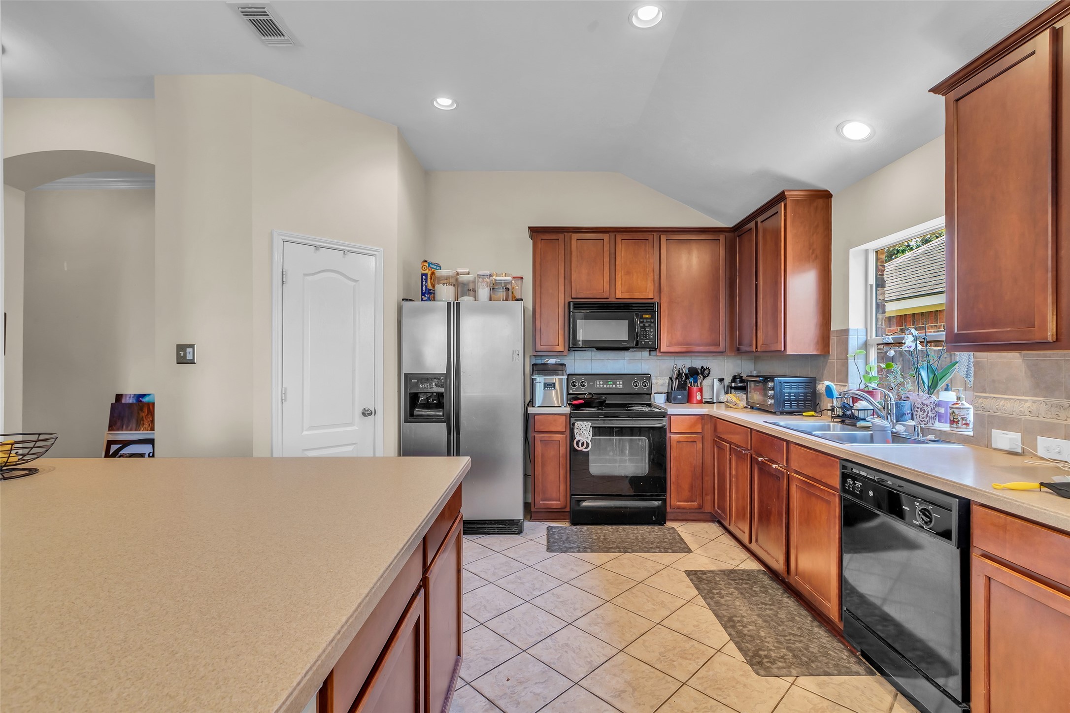 10711 Gilford Crest Drive Property Photo 3