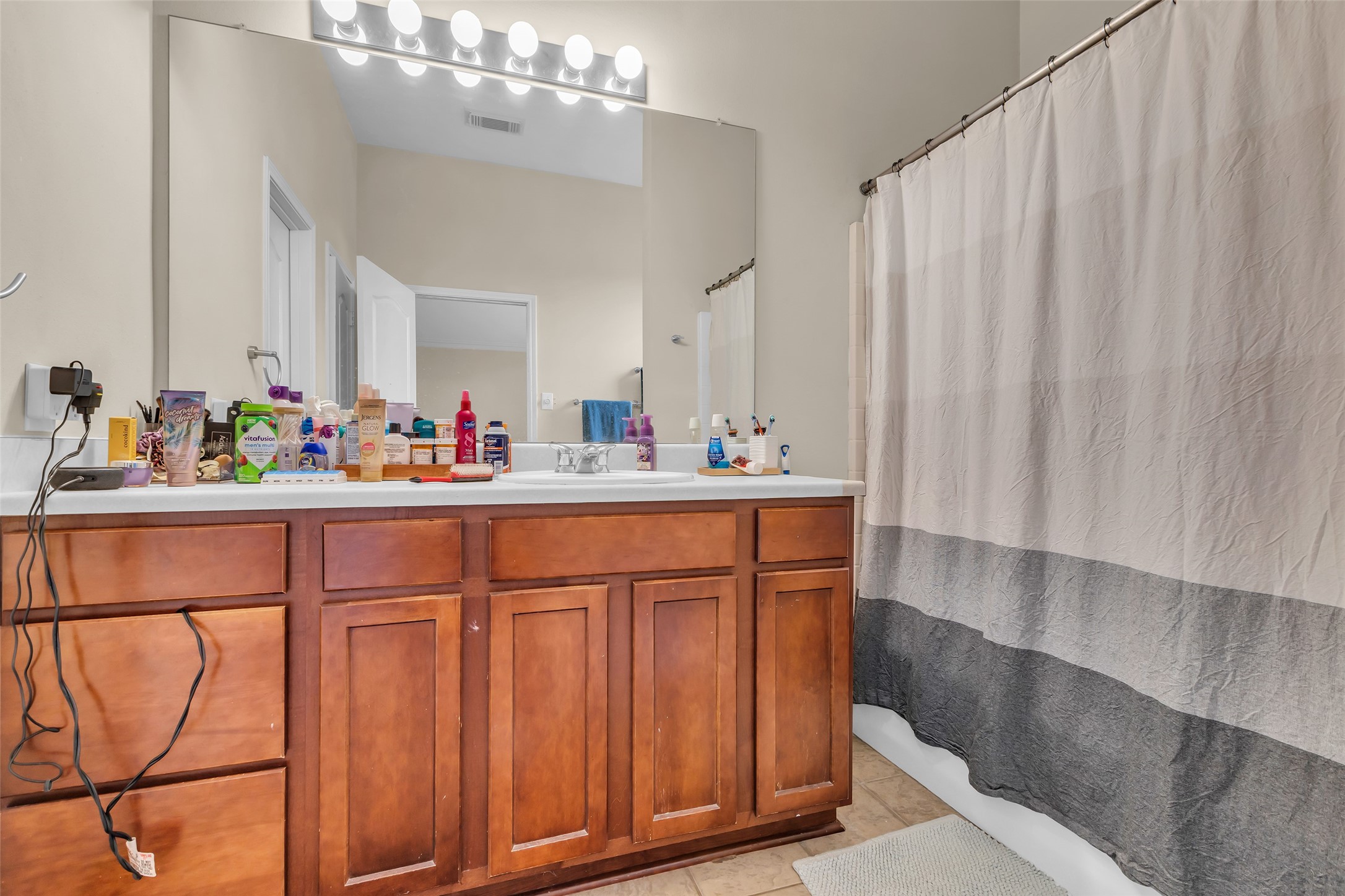 10711 Gilford Crest Drive Property Photo 6