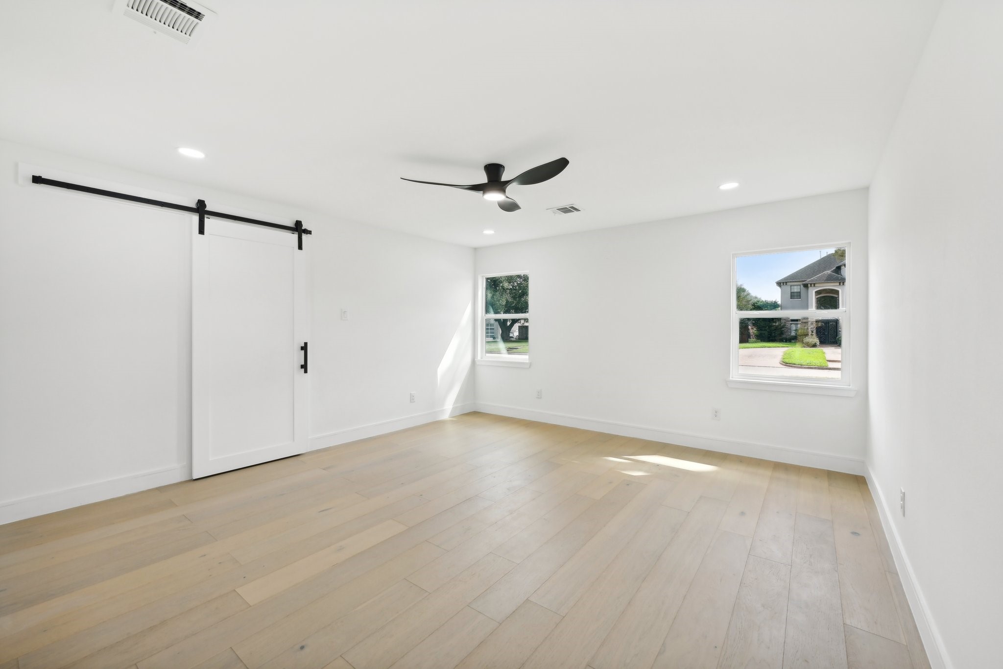 3729 Rio Vista Street Property Photo 23
