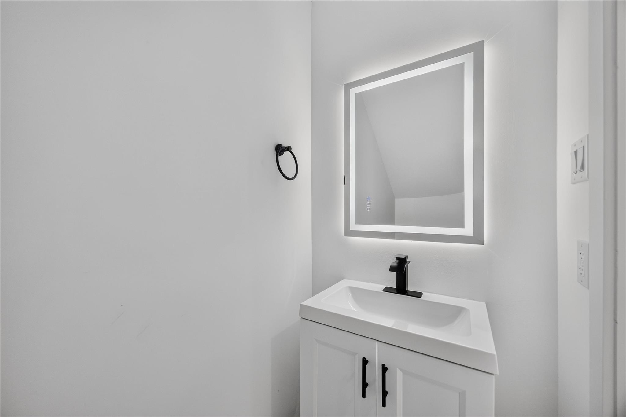 8208 Sterlingshire Street, Houston Tx 77078 Property Photo 12