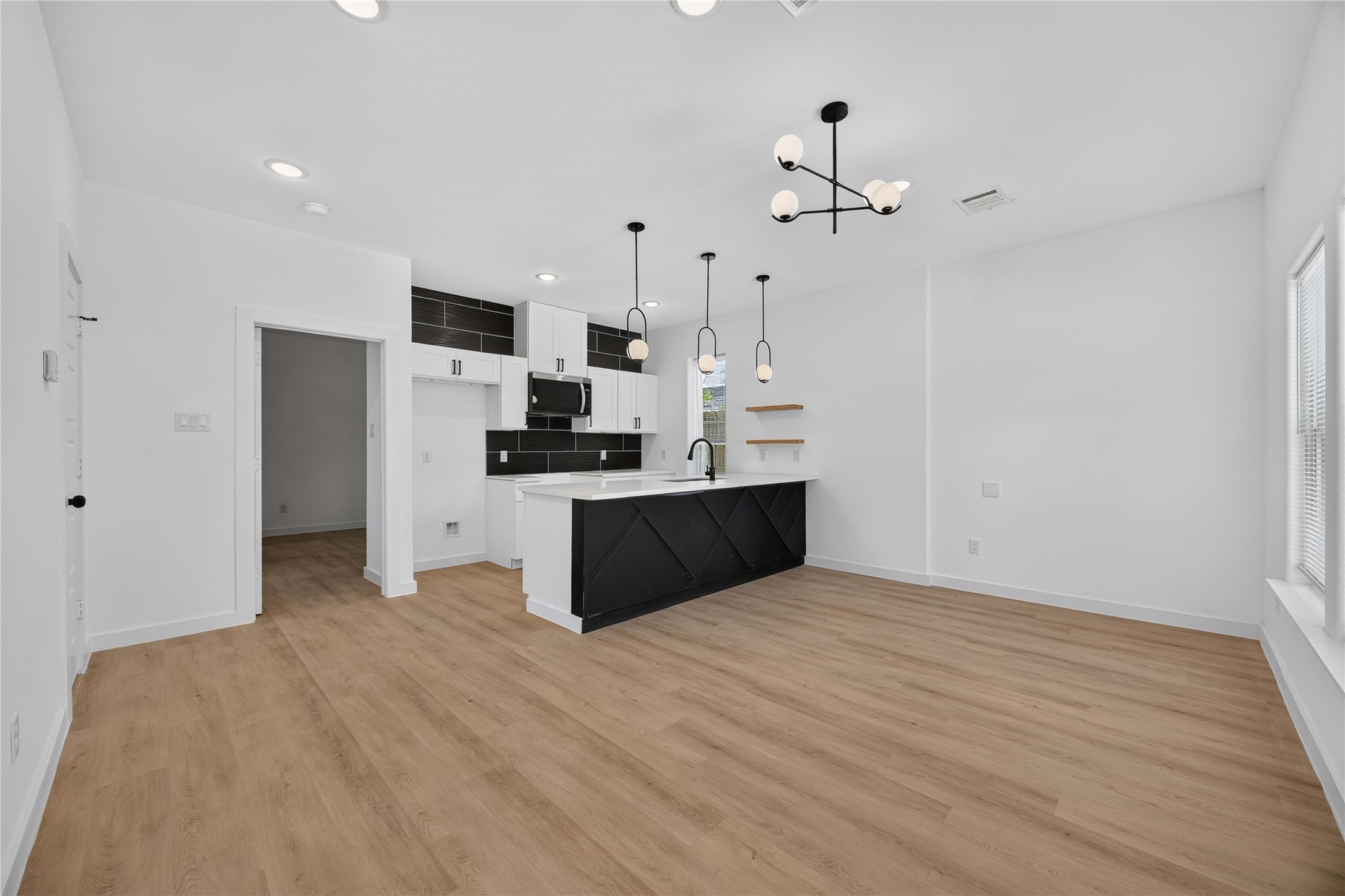 8208 Sterlingshire Street A/b Property Photo 4