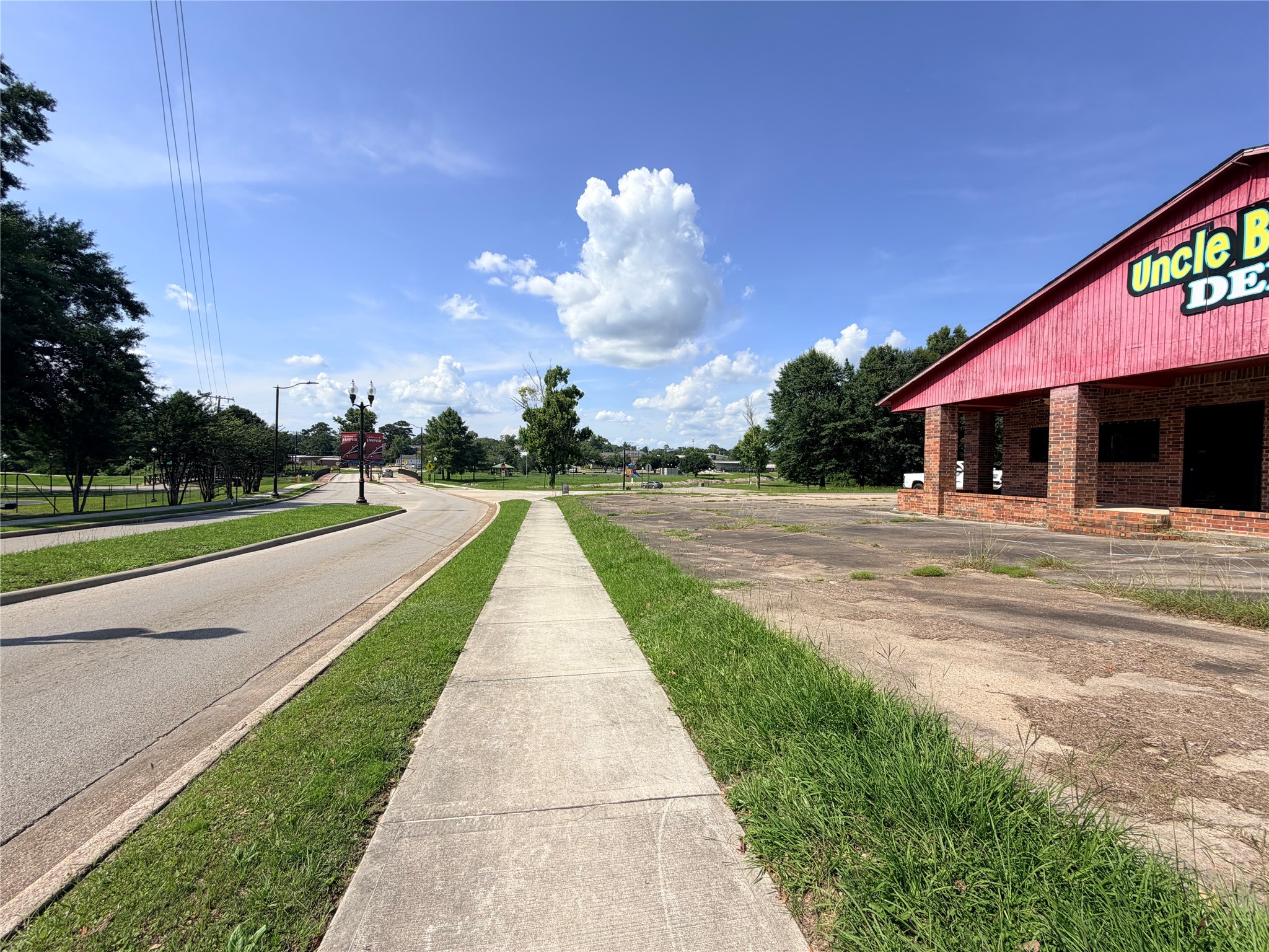 400 S Main Street Property Photo 4